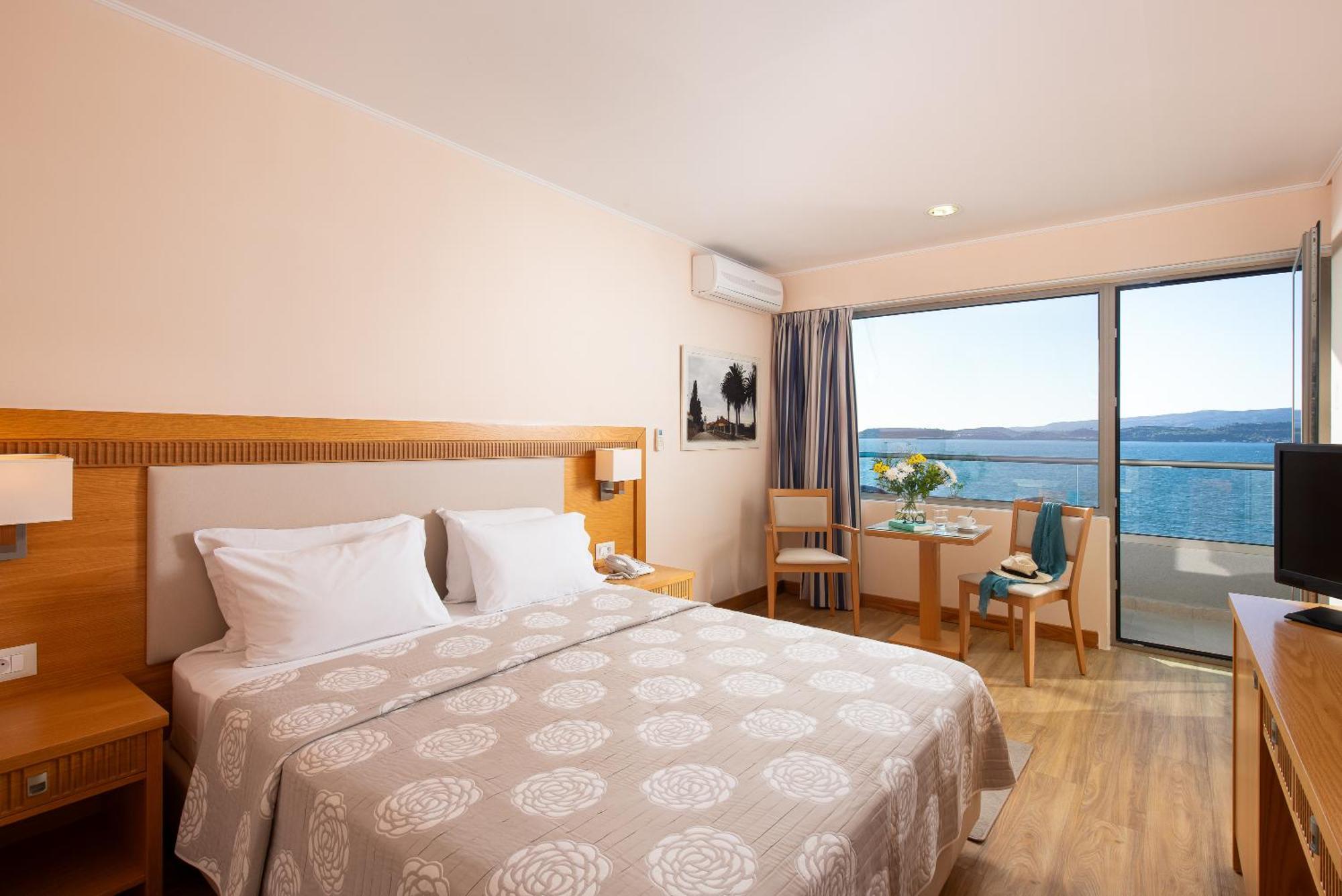 Double or Twin Room Sea View