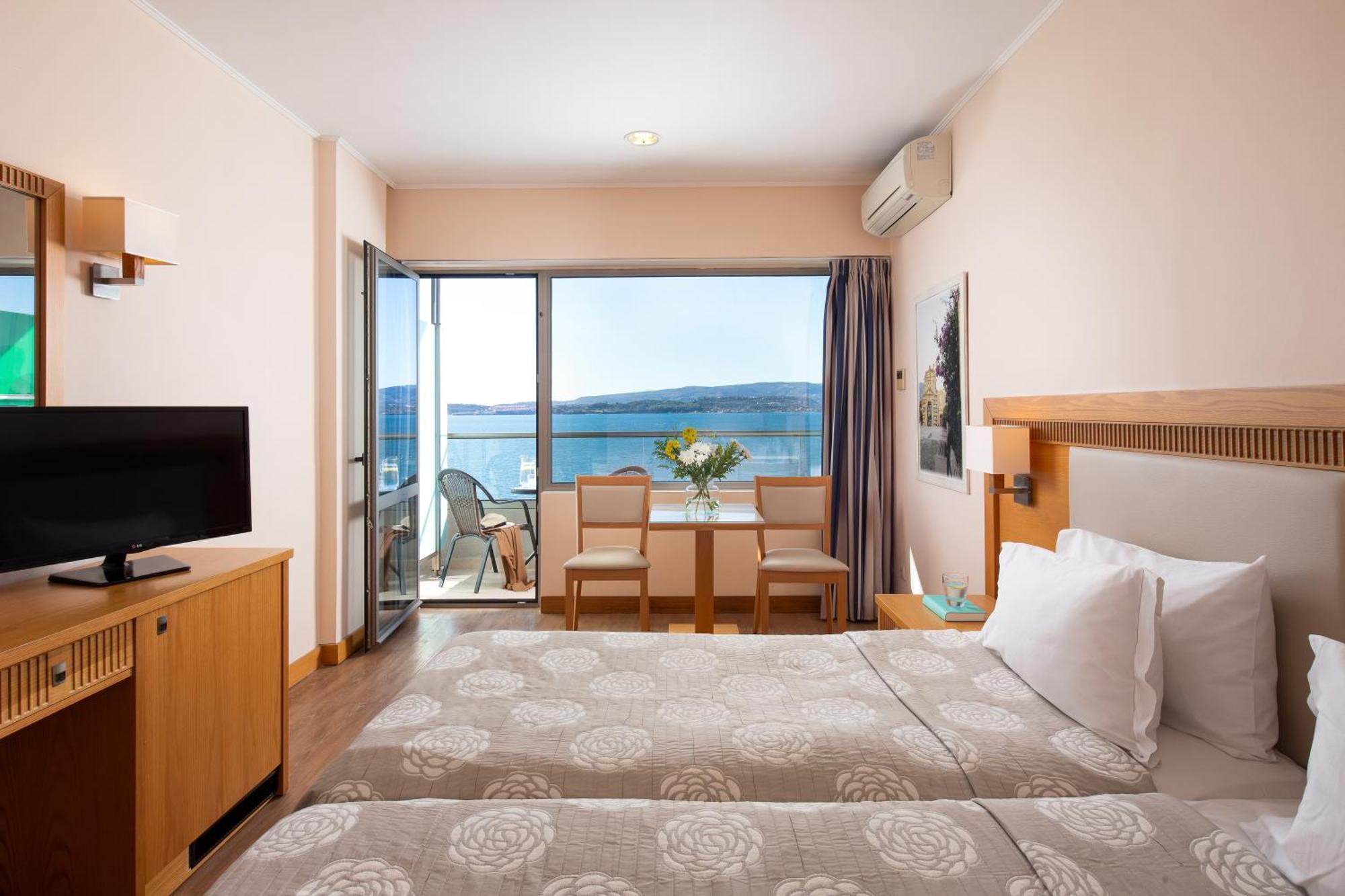 Double or Twin Room Sea View