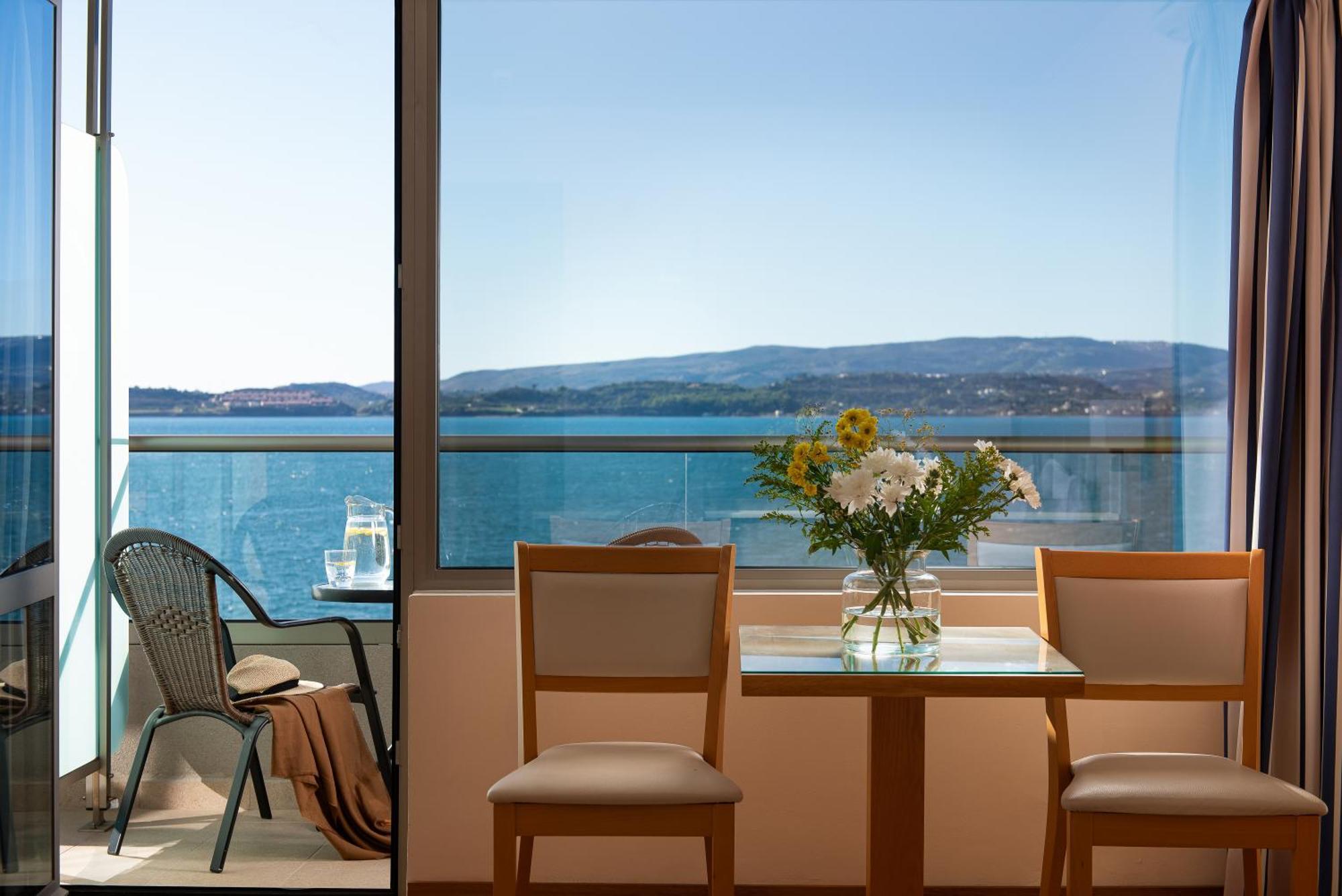 Double or Twin Room Sea View