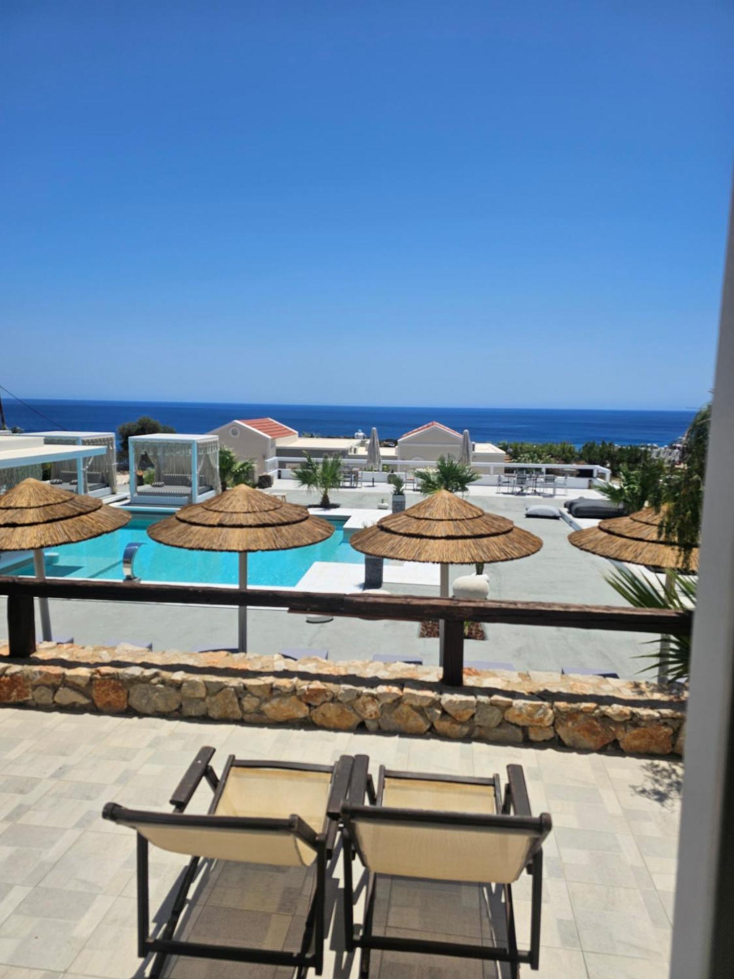 Poolfront Open Plan Suite with Sea View