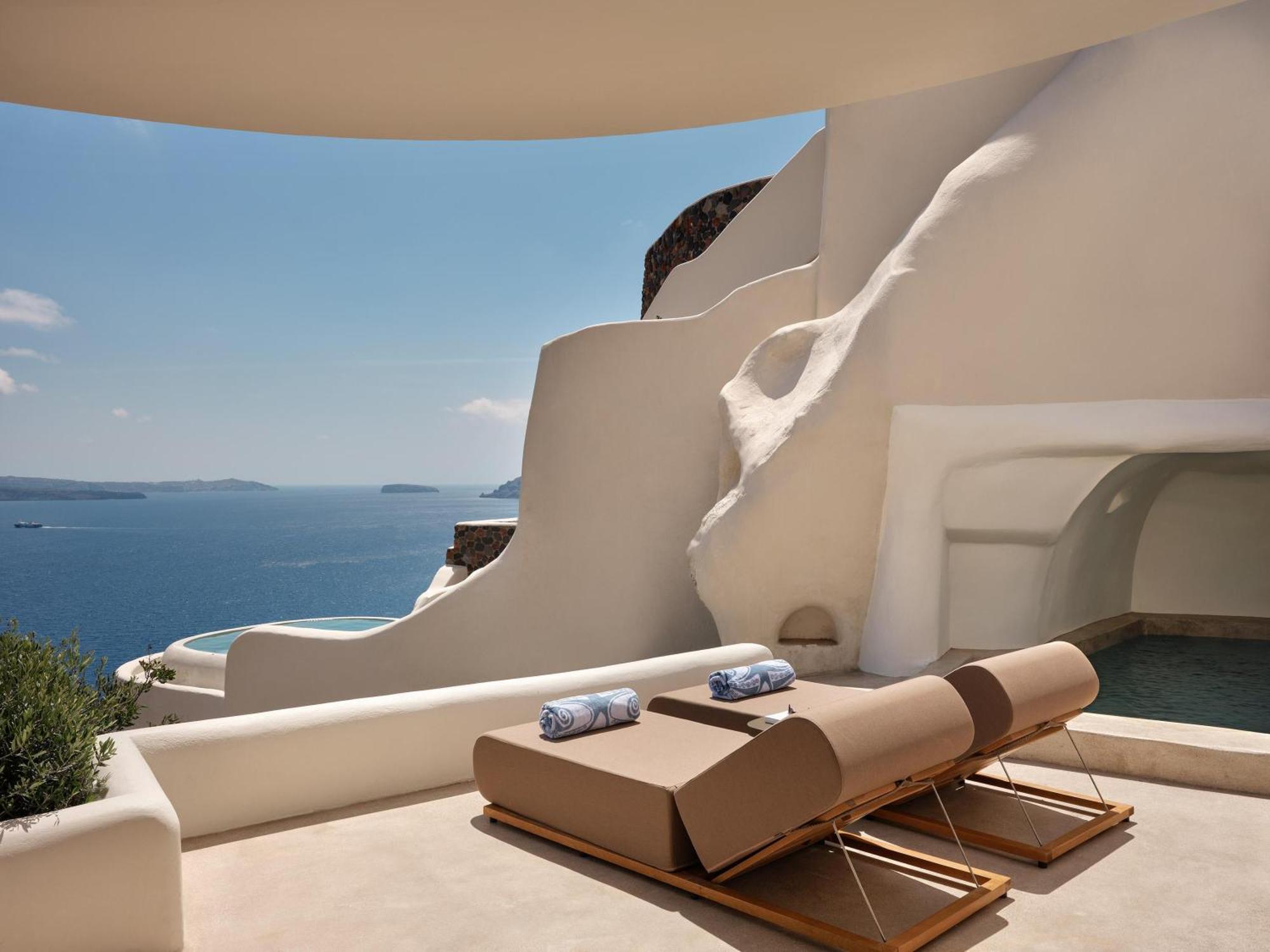 Cave Pool Suite Caldera View