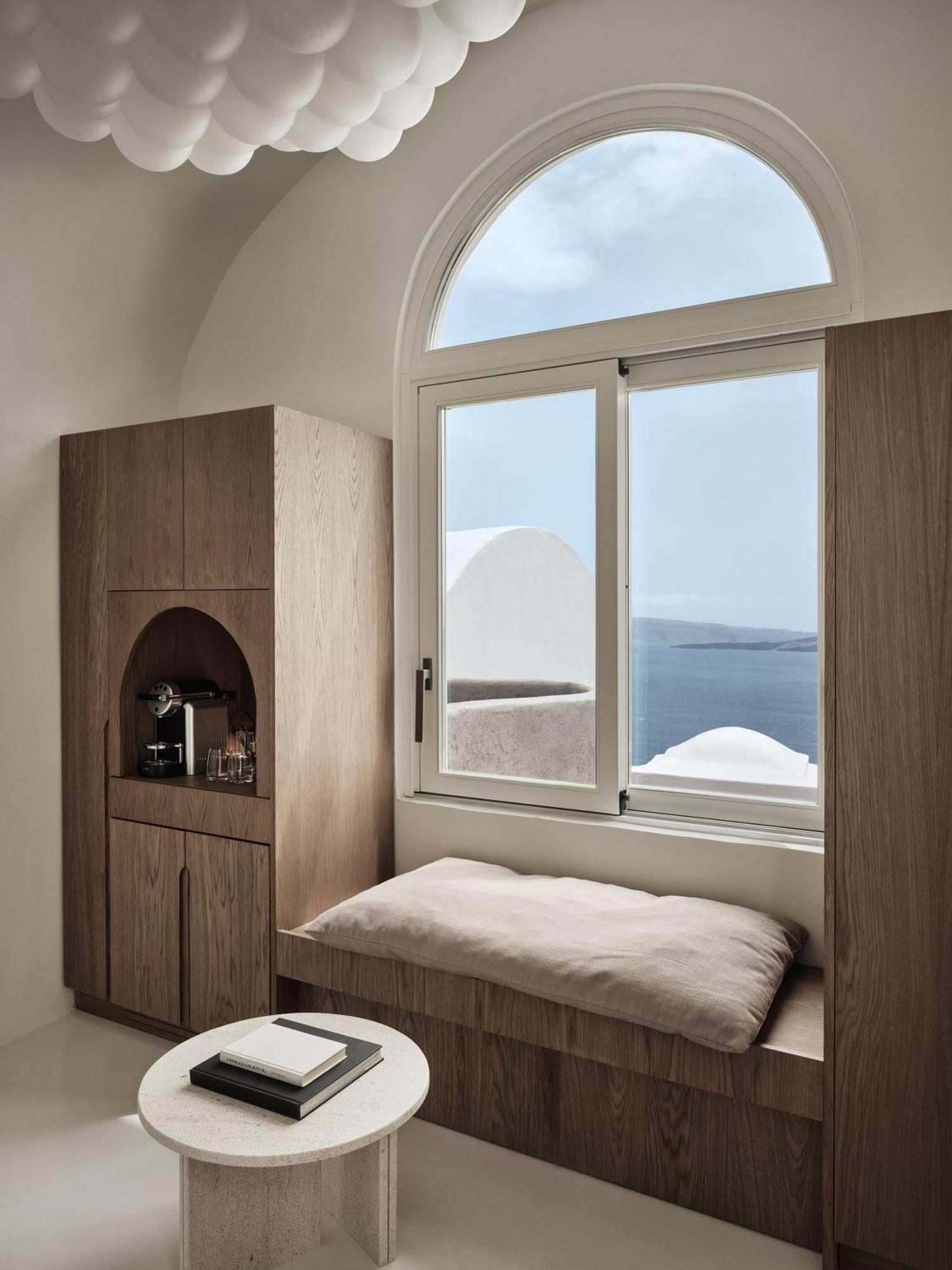 Petit Suite Caldera View