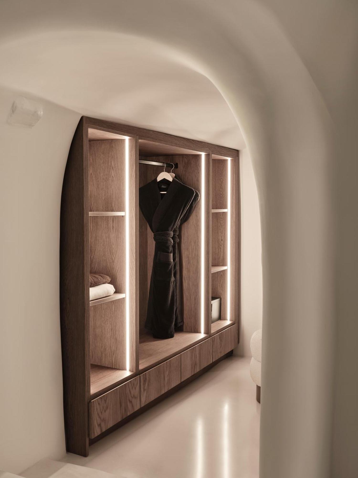 Elegant Suite Caldera View