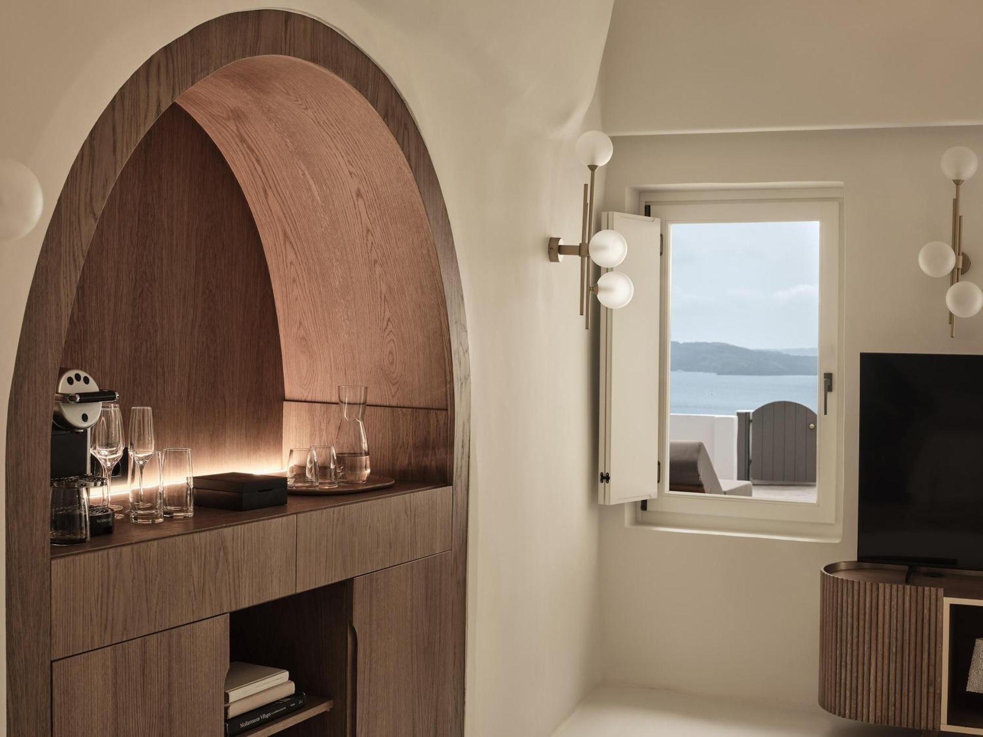 Elegant Suite Caldera View