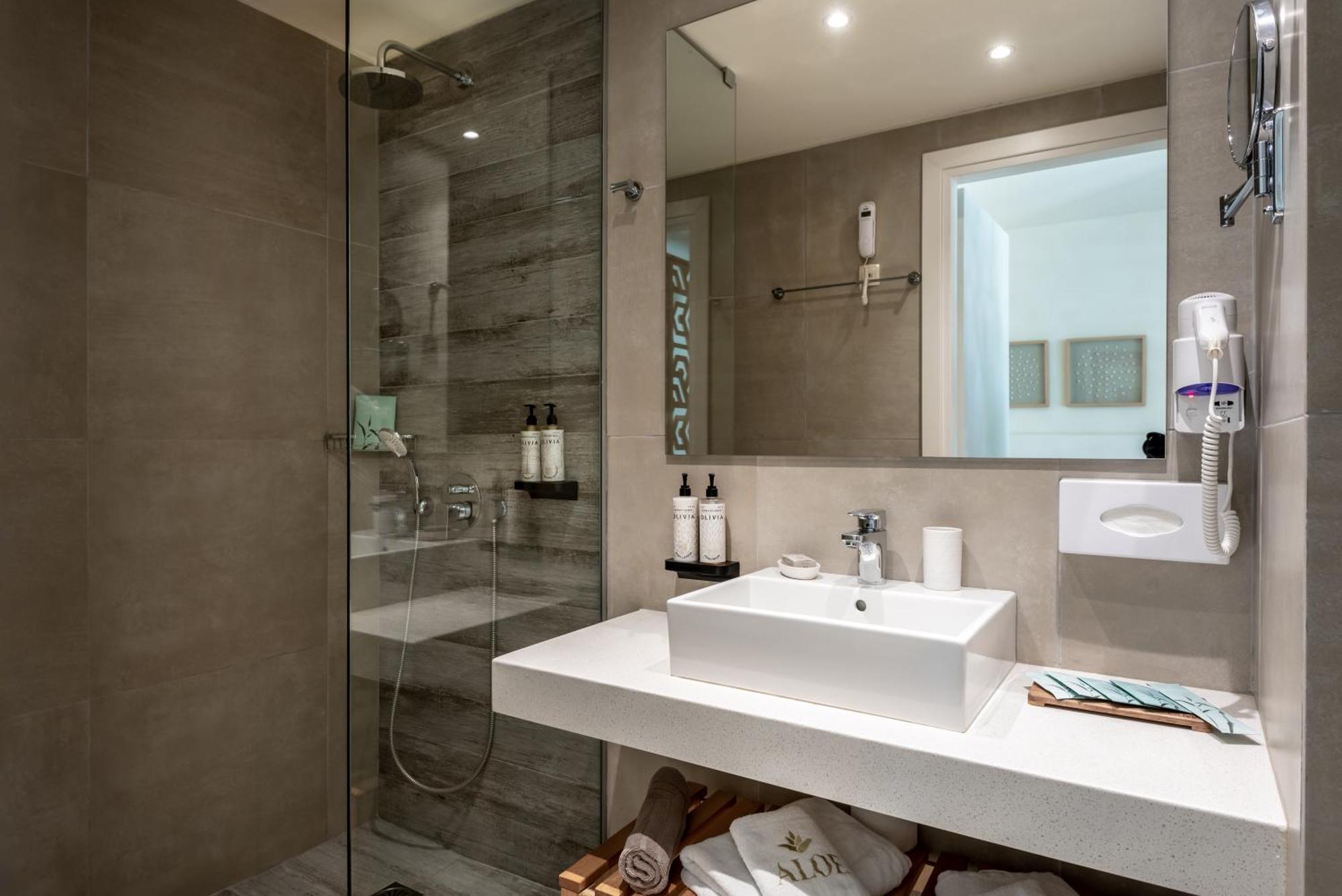 Executive Loft Suite Inland View