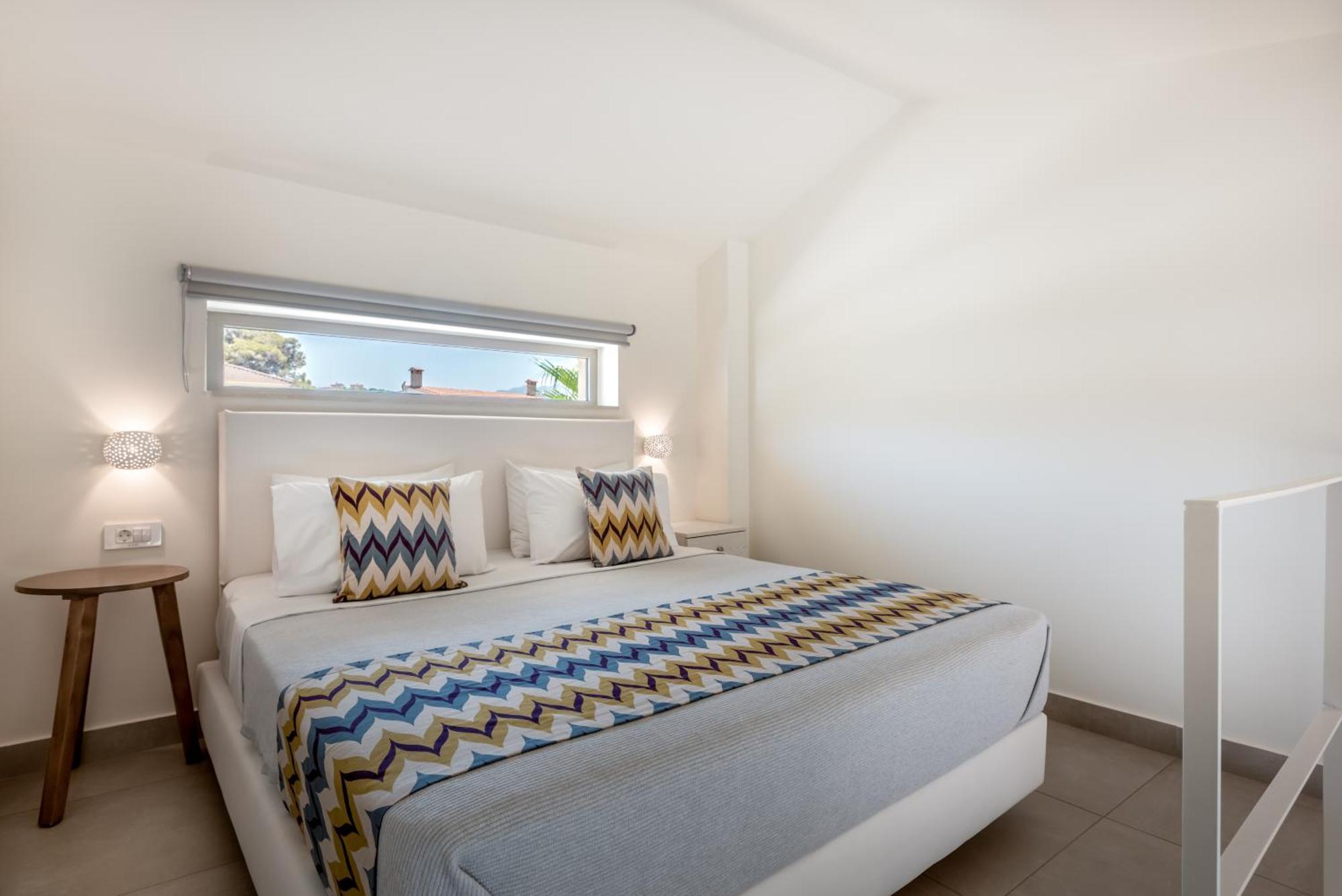Executive Loft Suite Pool View or Sea View