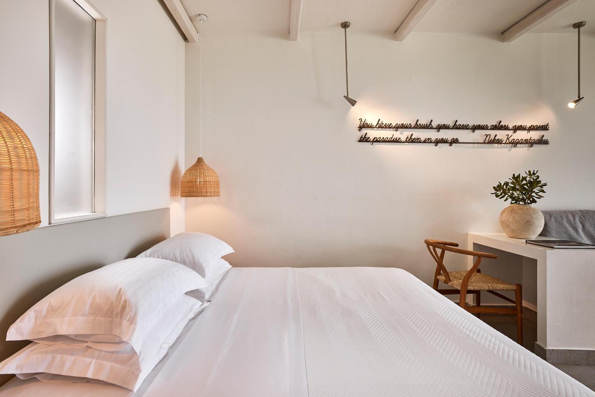 Deluxe Triple Suite Private Pool & Sea View