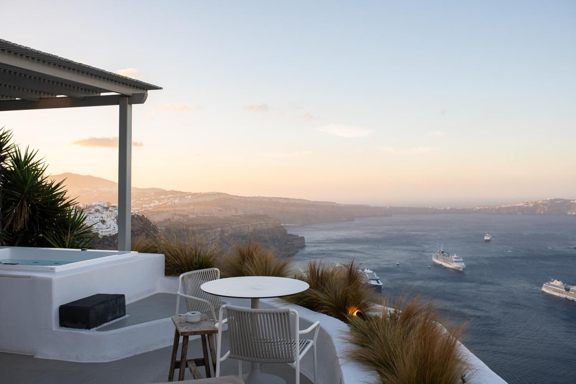 Caldera Suite Sea View Outdoor Jetted Plunge Pool