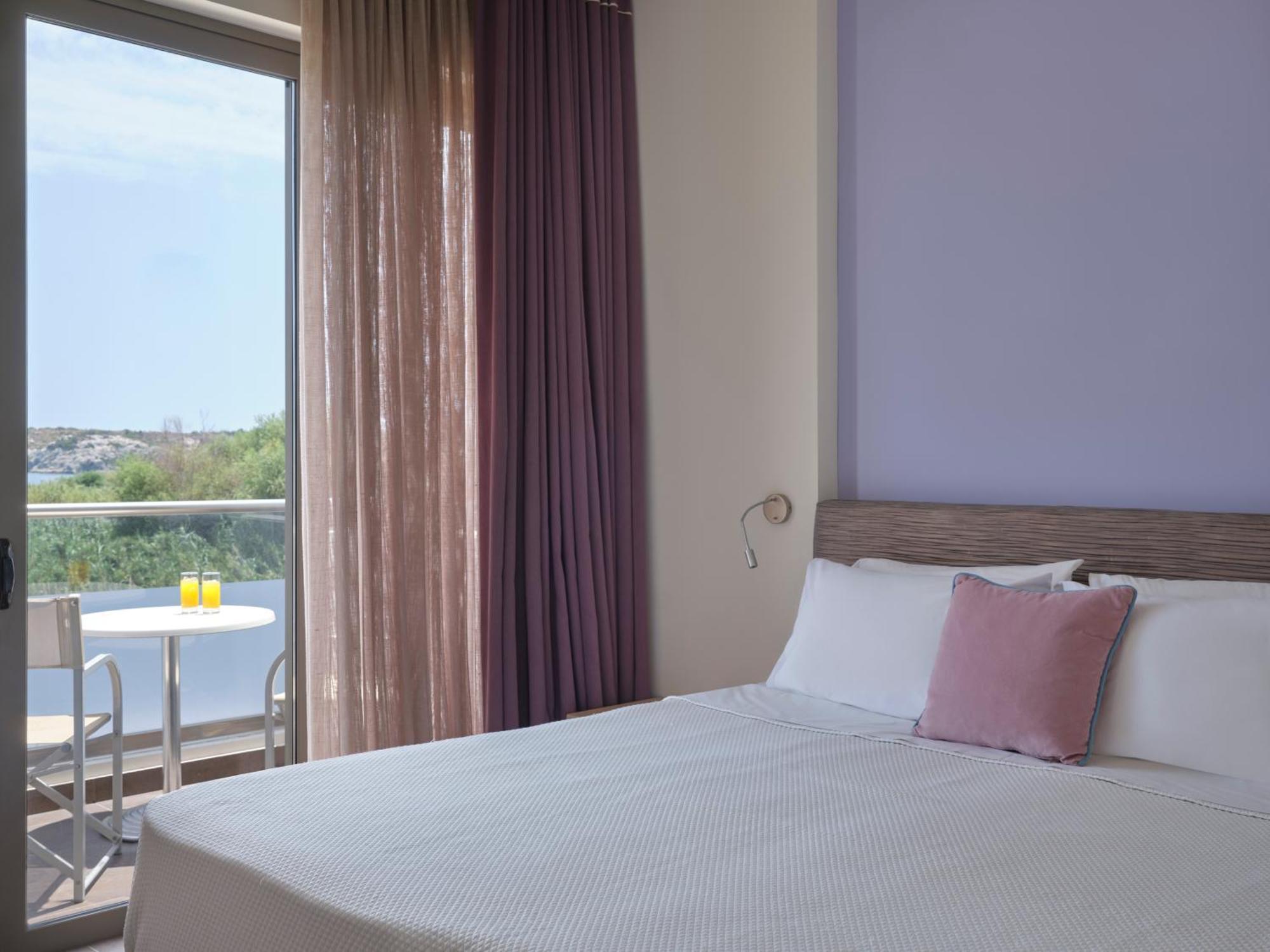 One Bedroom Suite Limited Sea View