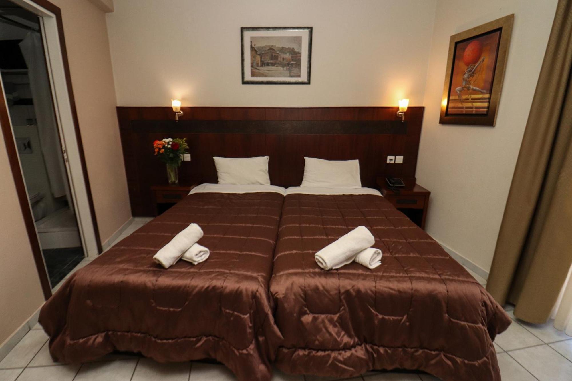 Double or Twin Room with Bathroom