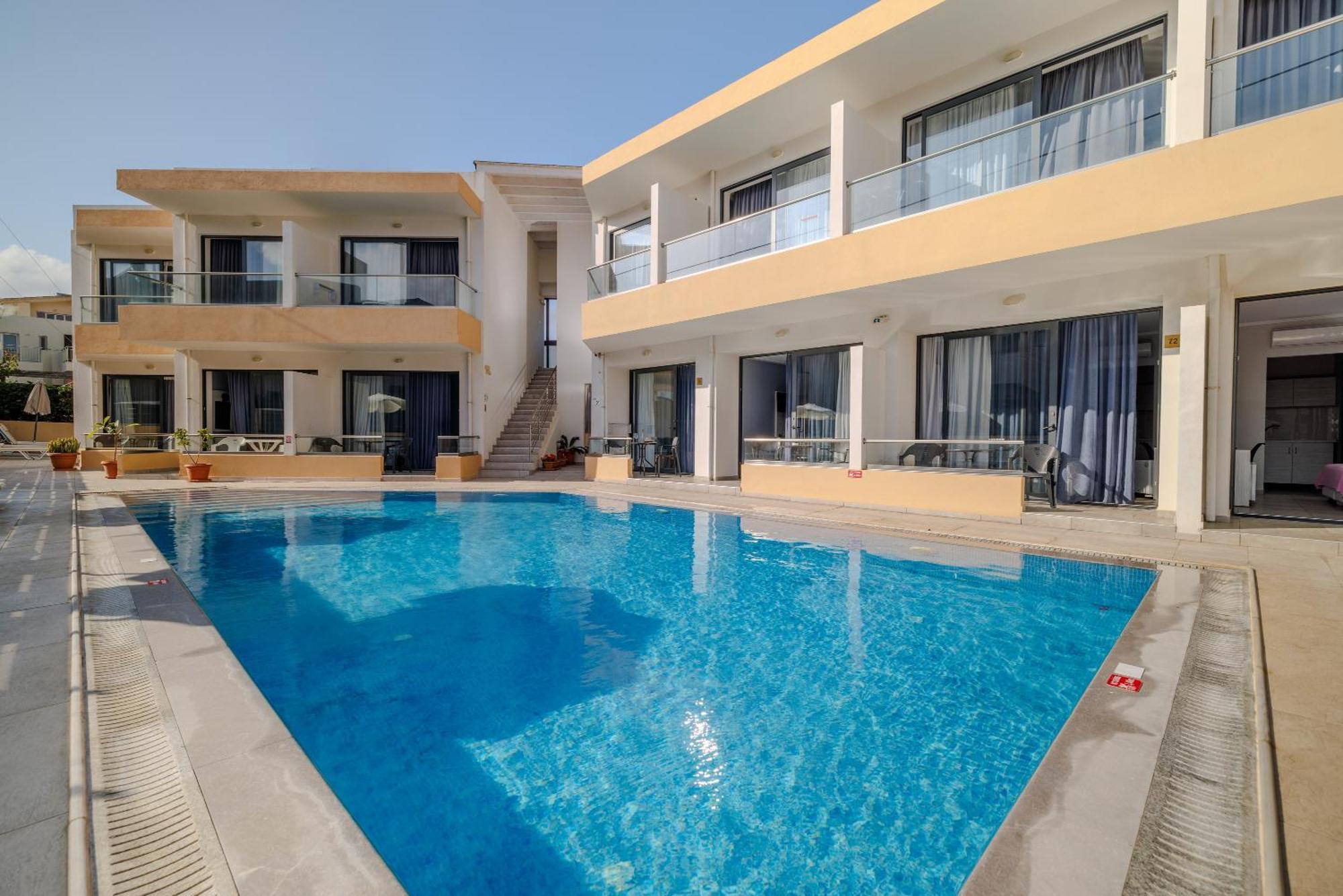 Triple Room Pool View