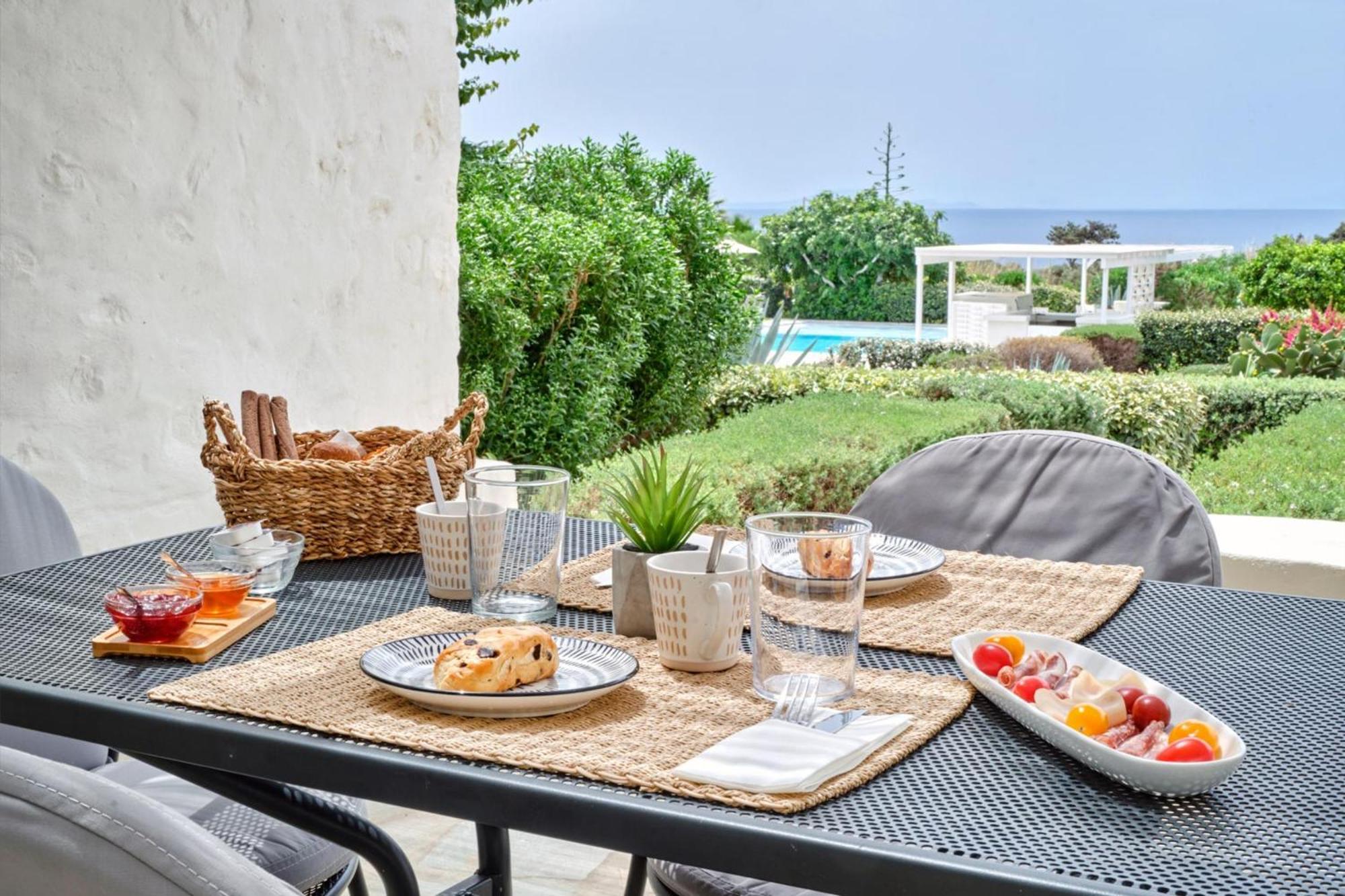 Premier Poolfront Villa
