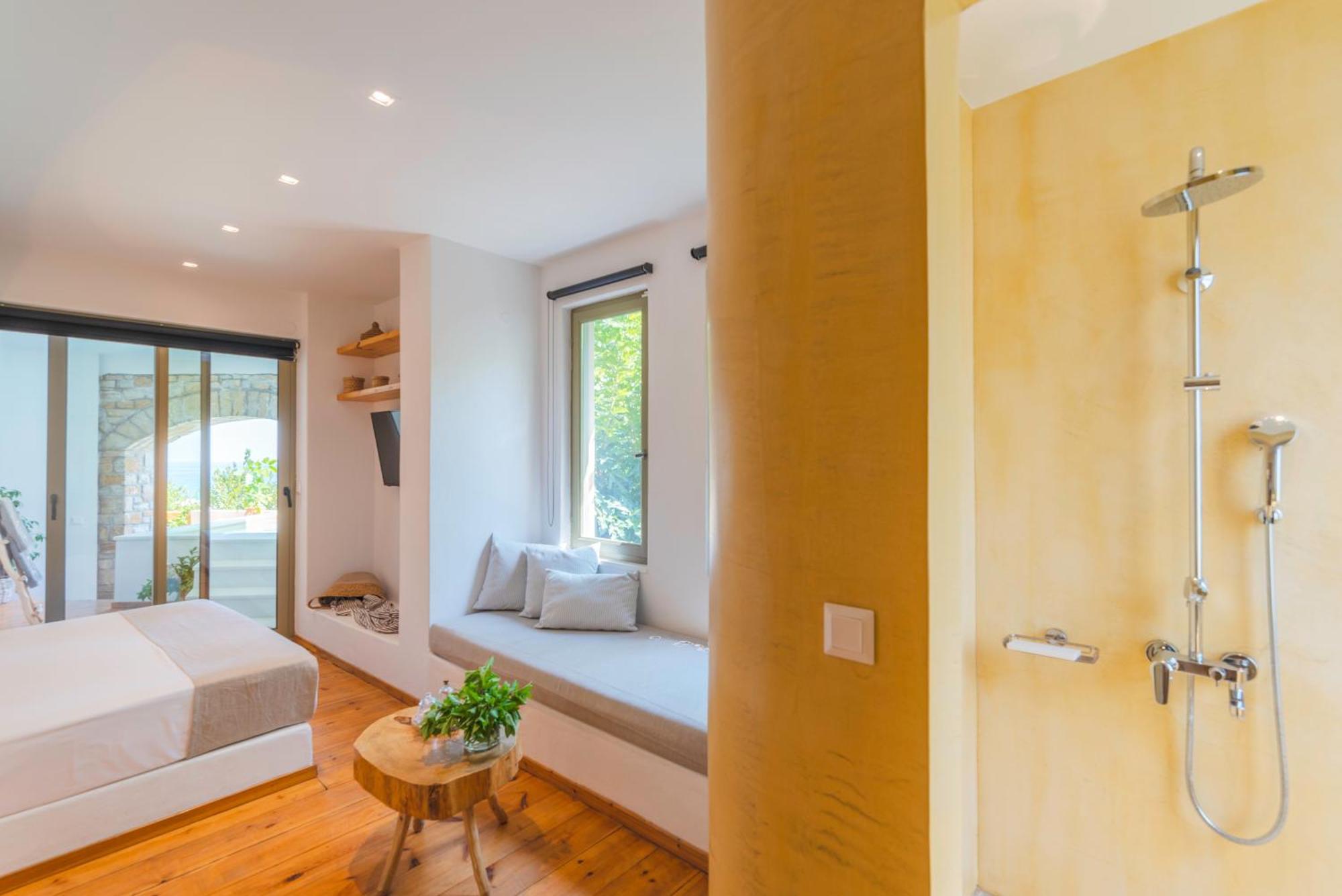 Premium Suite Sea View Indoor Swimming Pool