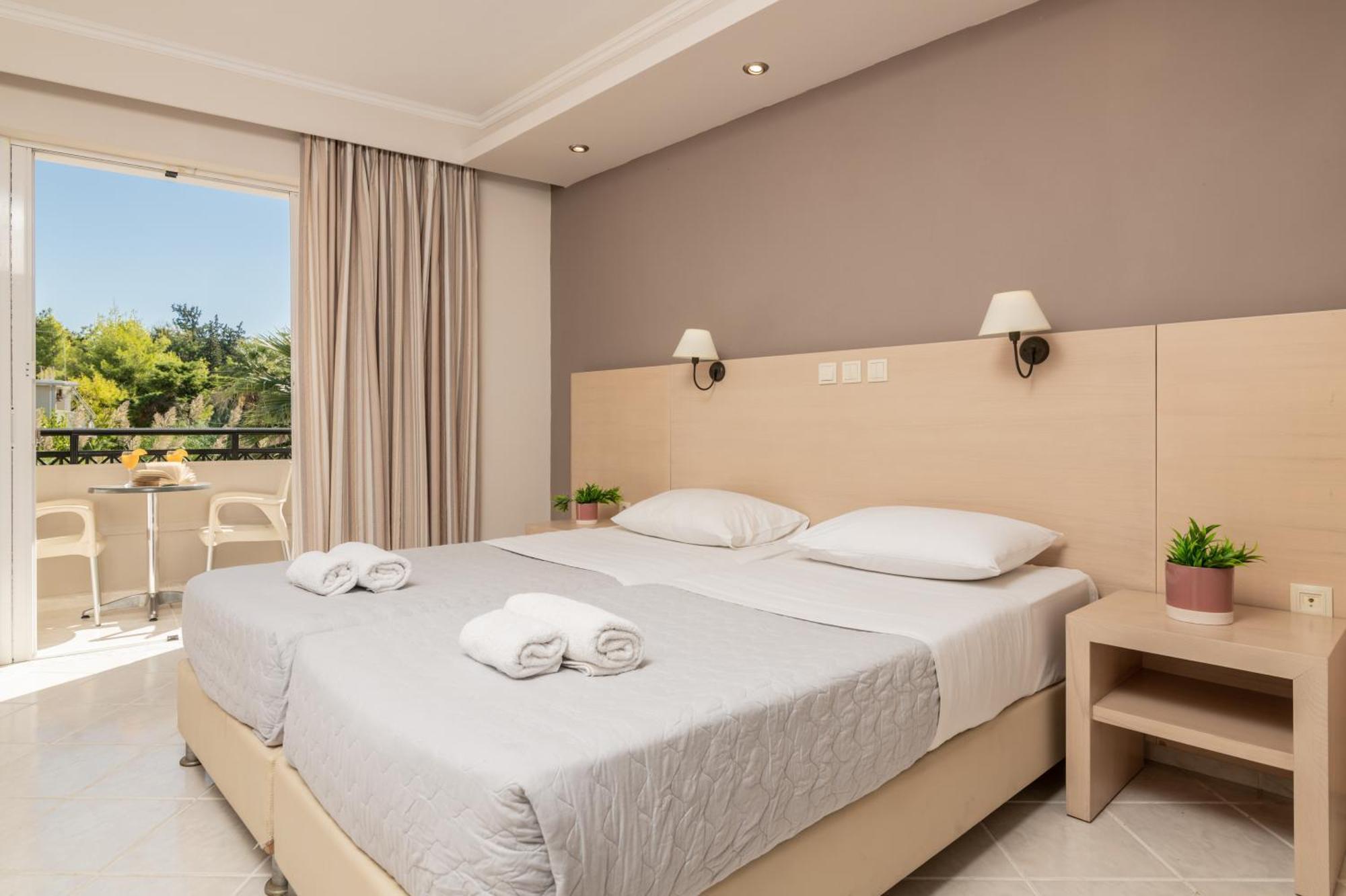 Standard Twin or Double Room Land View