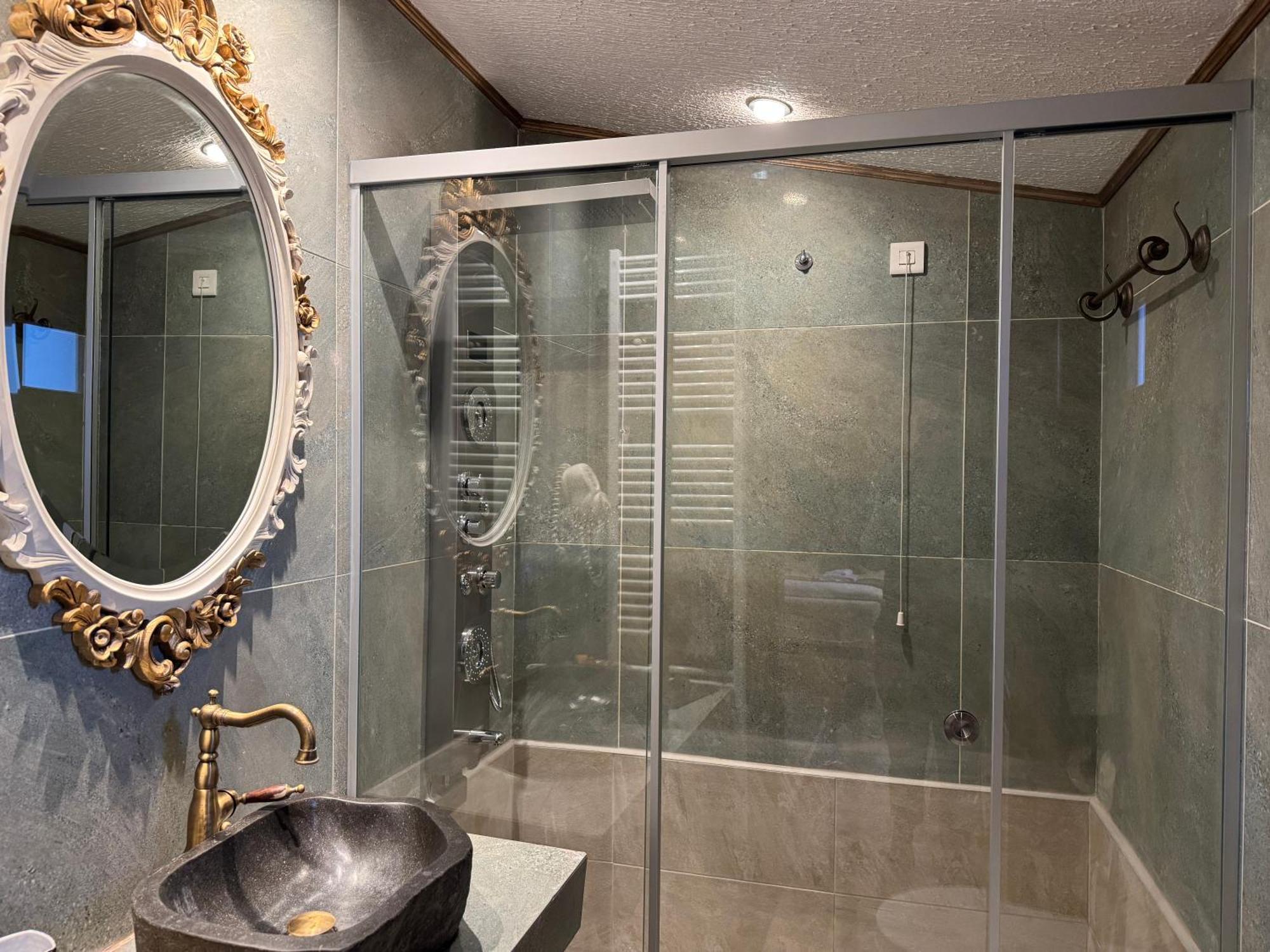 Superior Suite Spa Bath Mountain View