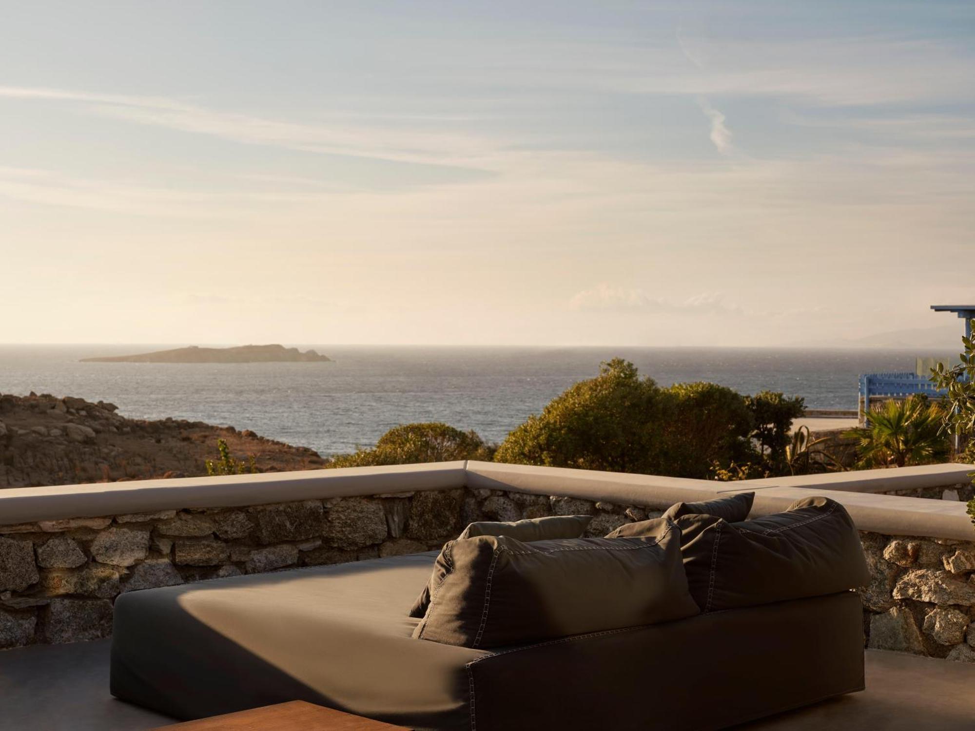Junior Honeymoon Sunset & Sea View Suite Outdoor Hot Tub