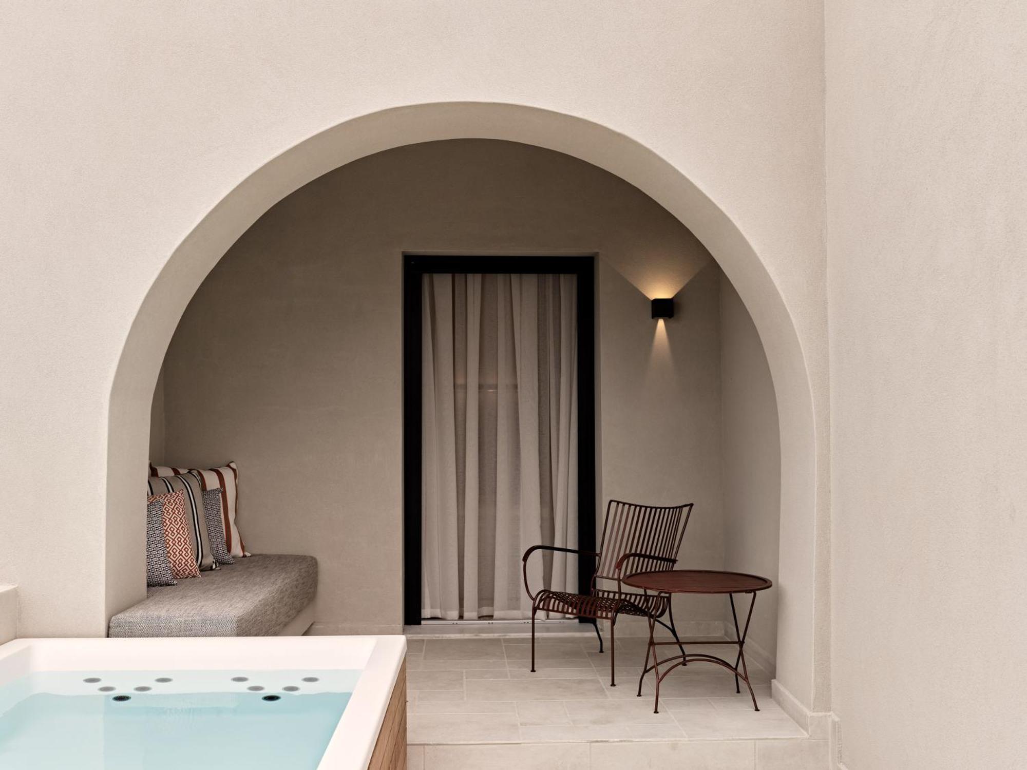 Comfort Room Hot Tub
