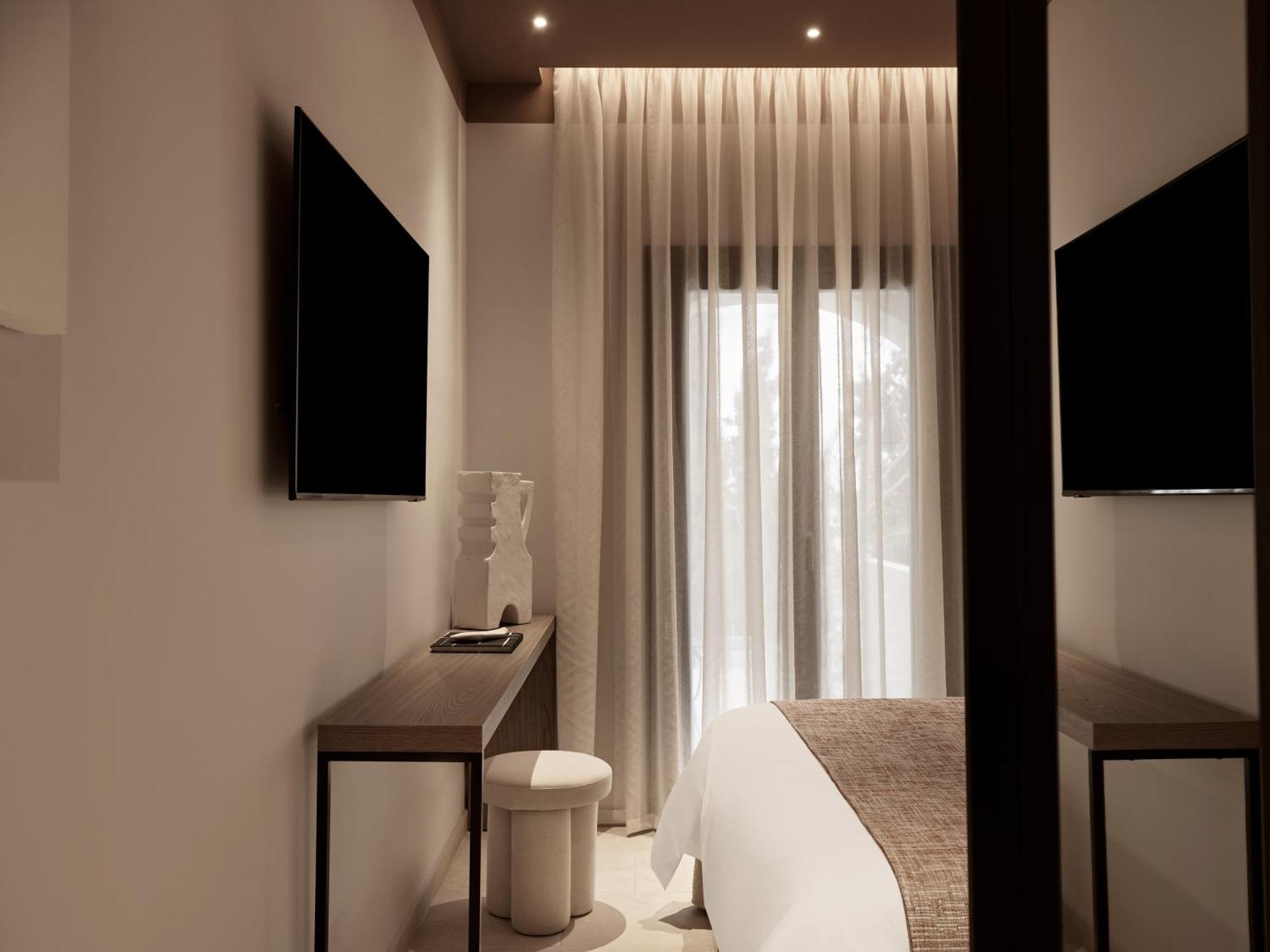 Comfort Room Balcony