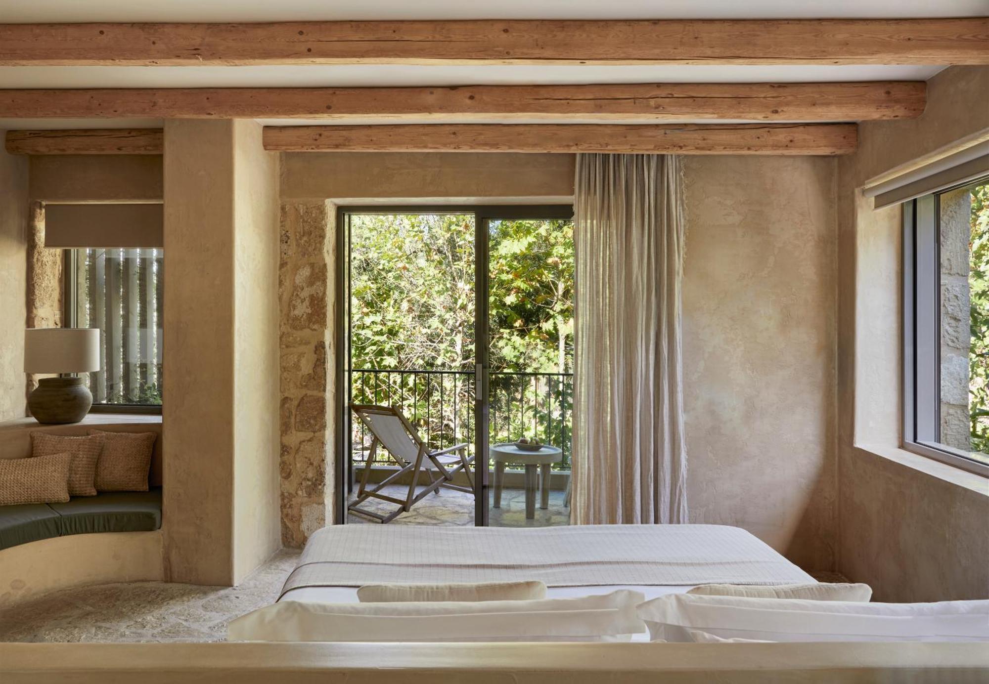 Superior Raw Retreat Side Sea View