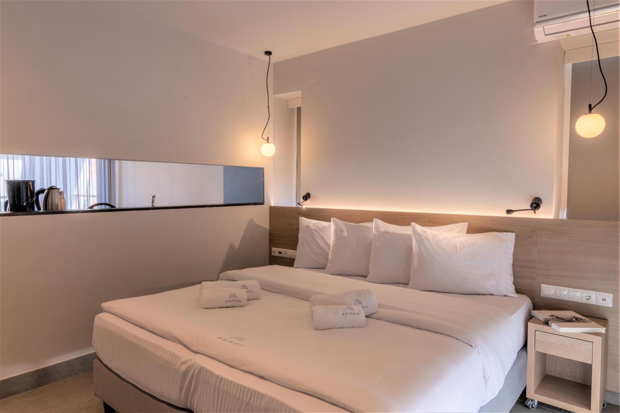 Deluxe King Suite