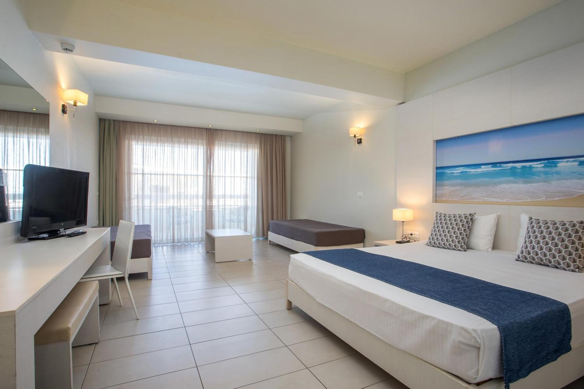 Junior Suite Pool View