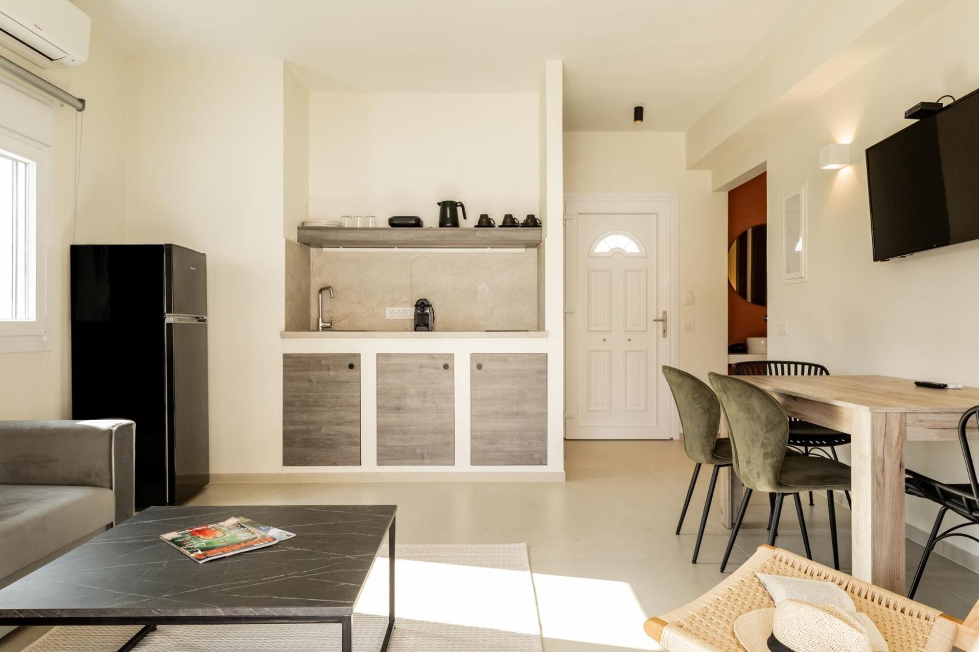 Deluxe Two-Bedroom Apartment Garden View