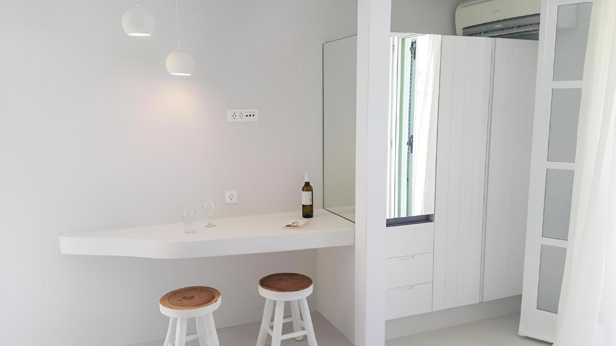 Deluxe Semi-Basement Apartment