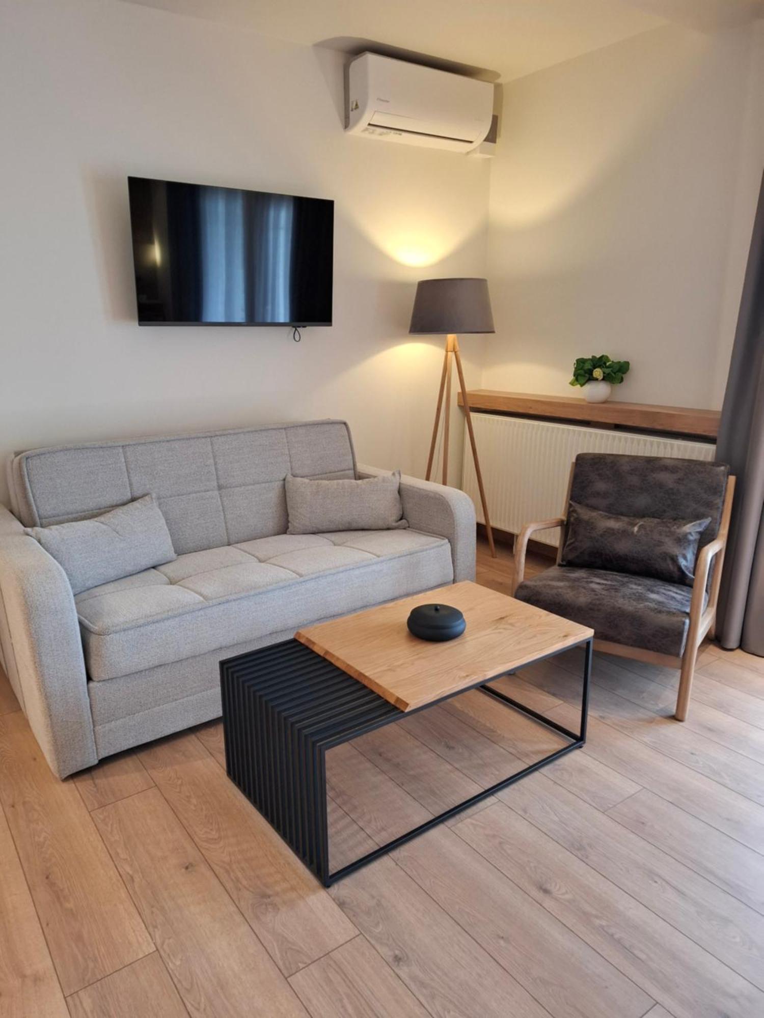Suite Street View