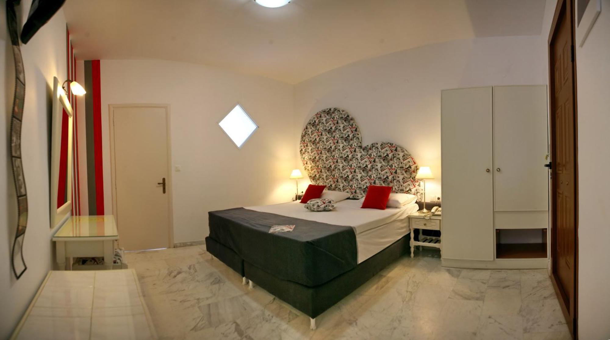 Superior One-Bedroom Apartment