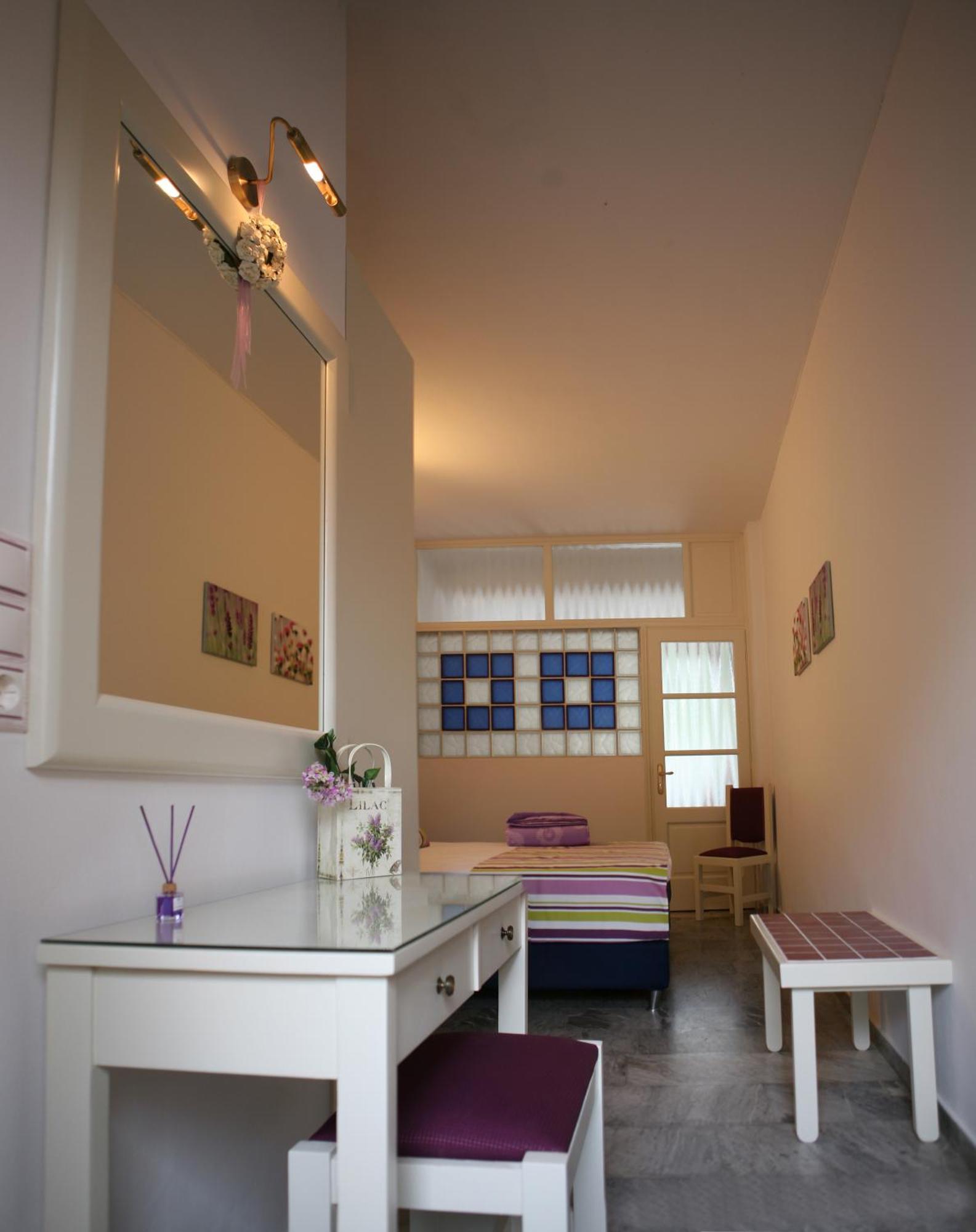 Superior One-Bedroom Apartment