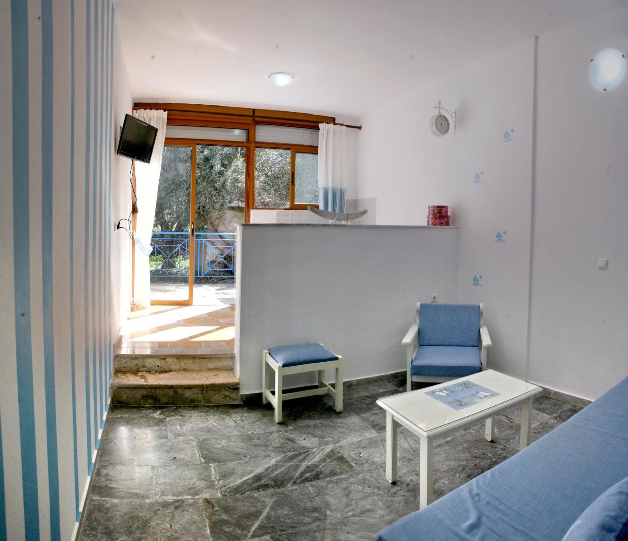 Superior One-Bedroom Apartment