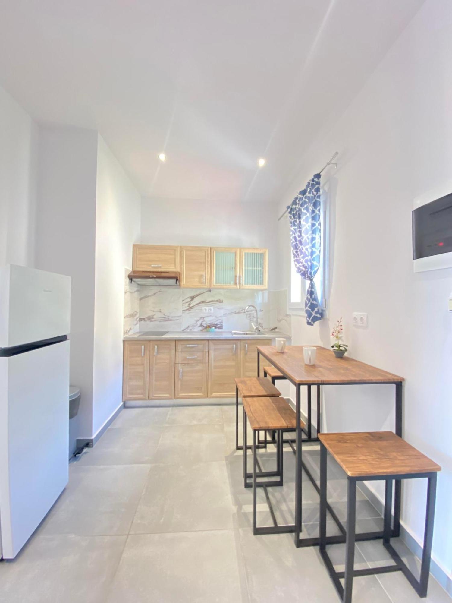 Deluxe Two-Bedroom Apartment Garden View