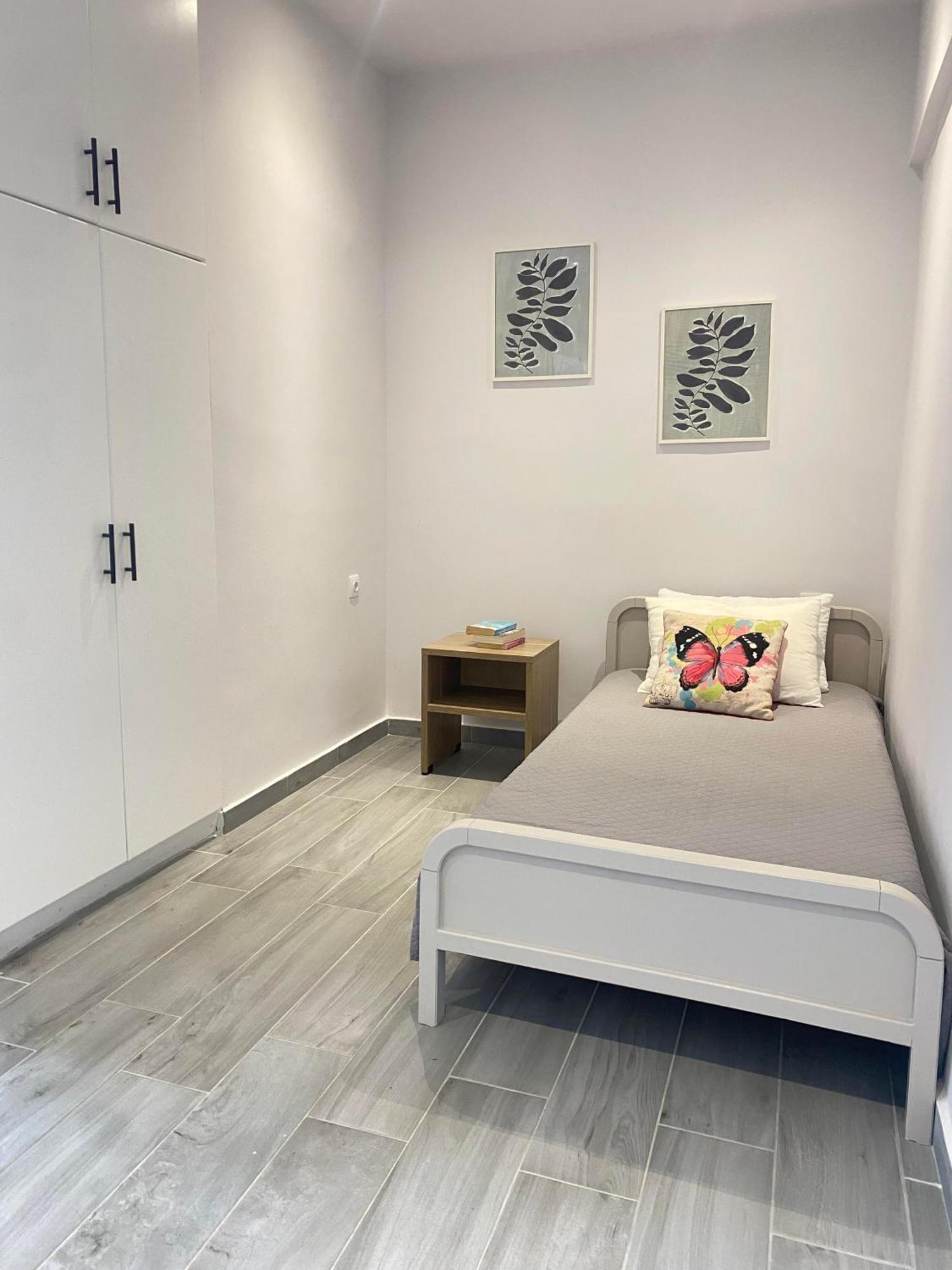 Deluxe Two-Bedroom Apartment Garden View