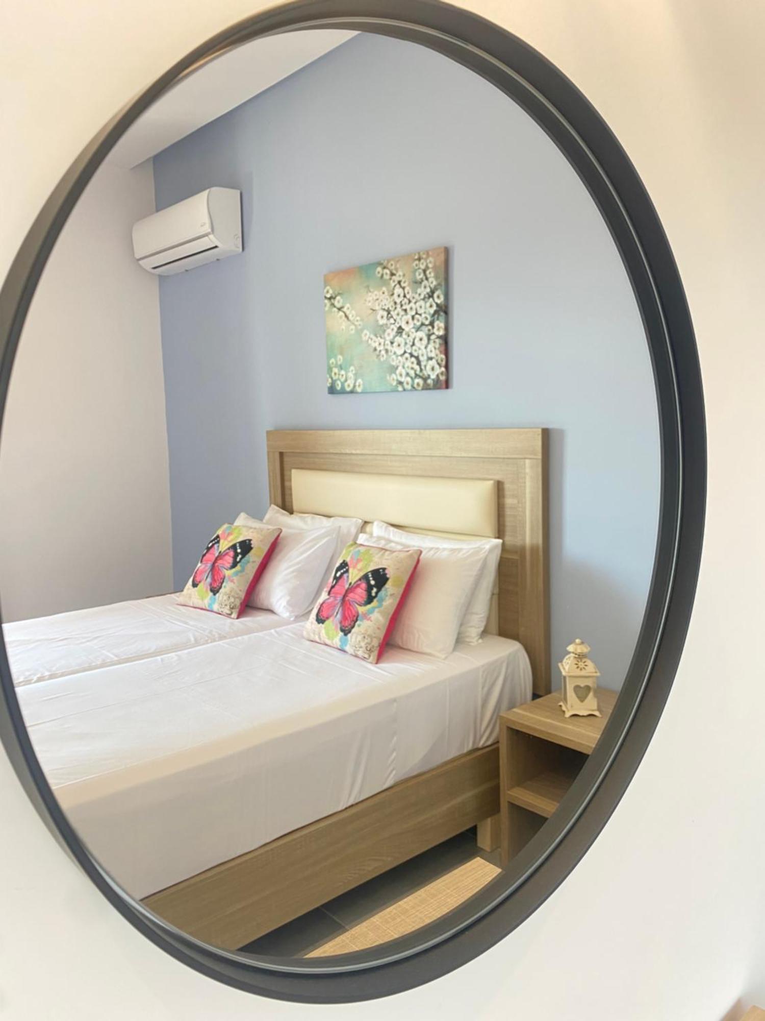 Two-Bedroom Apartment Balcony Sea View