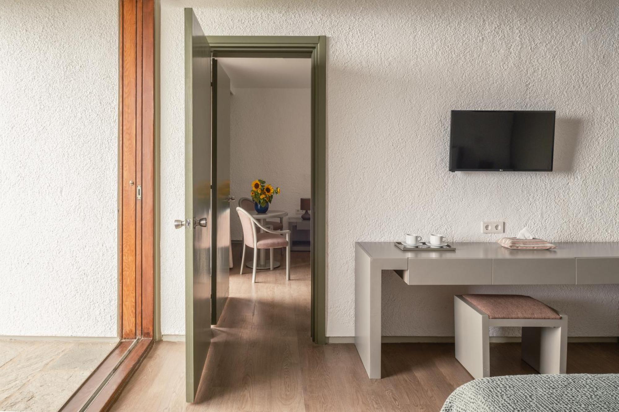 2 Twin Rooms Interconnecting Door