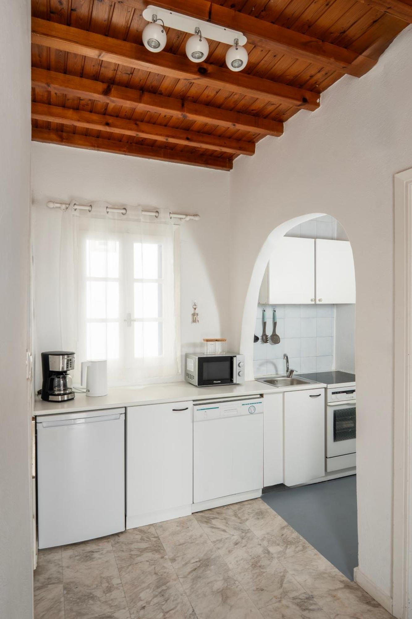 Mykonos town Apartment with Side Sea View
