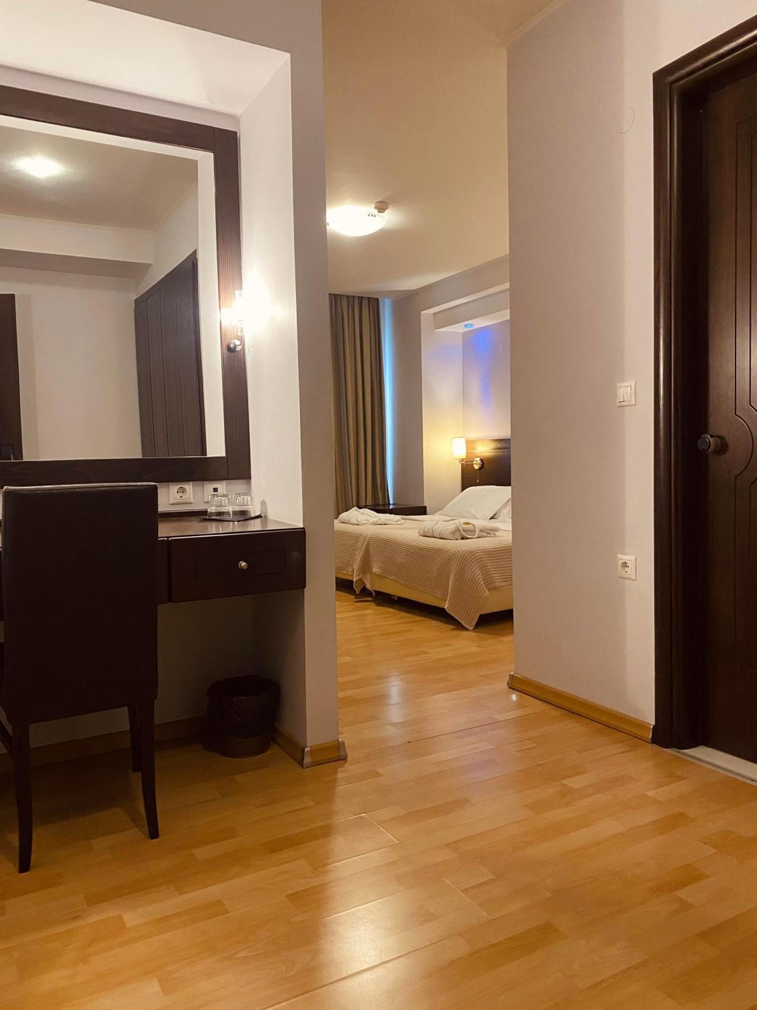 Standard King or Twin Room