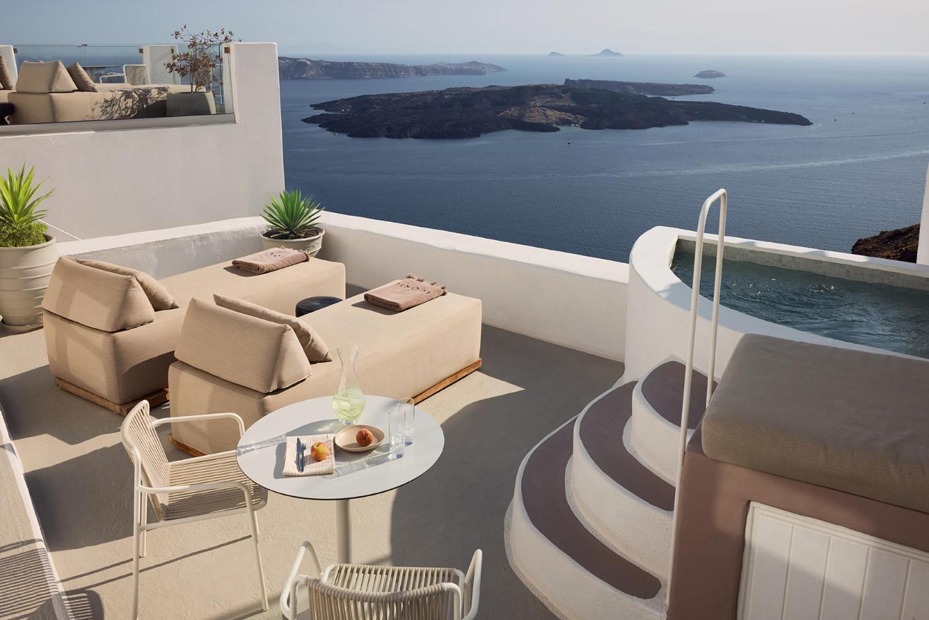 Caldera Suite Sea View Outdoor Jetted Plunge Pool