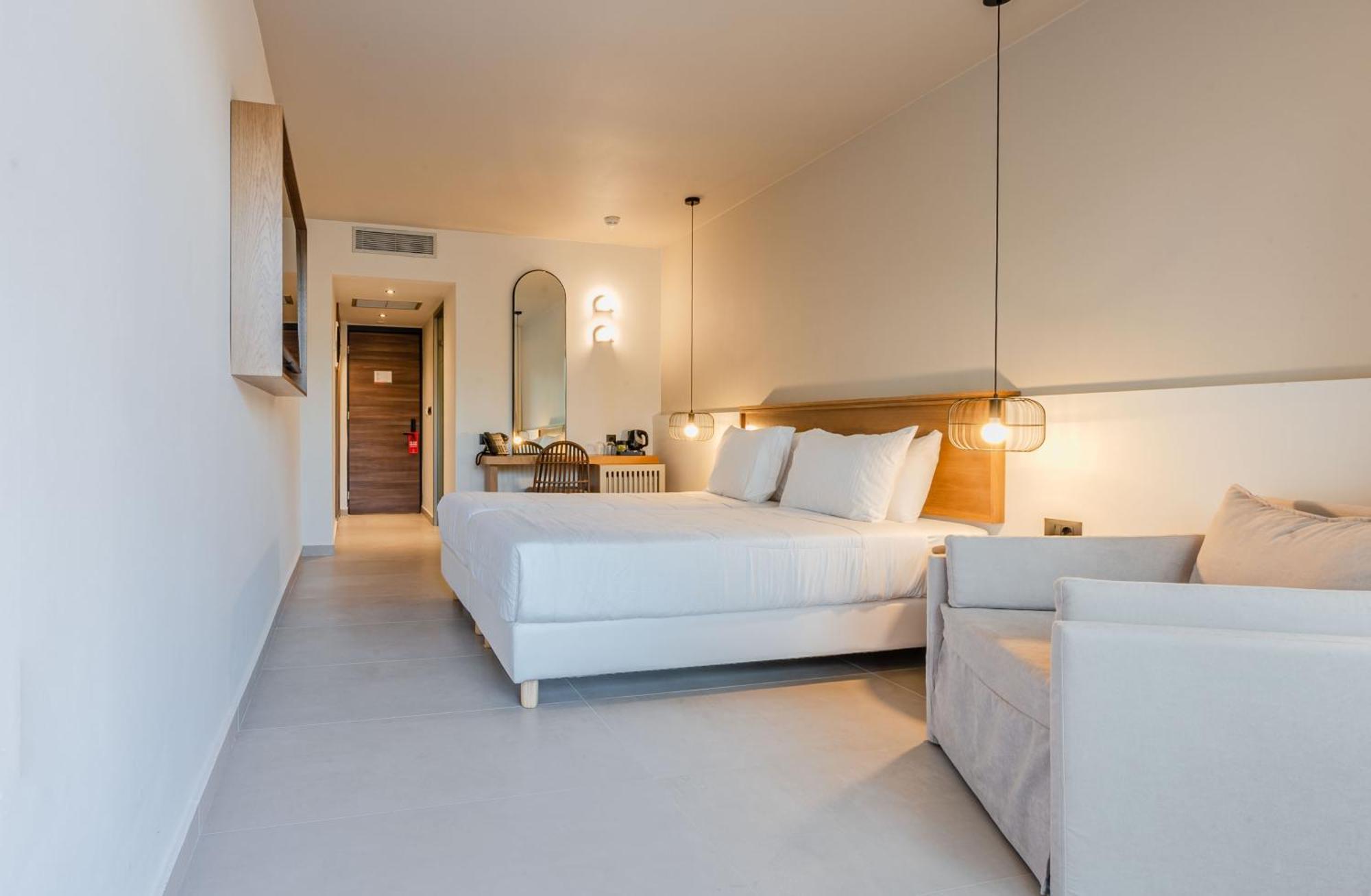 Premium Triple Room Garden Level