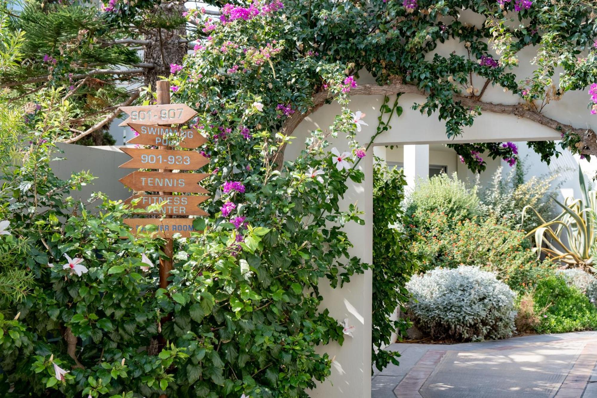 Bungalow Garden
