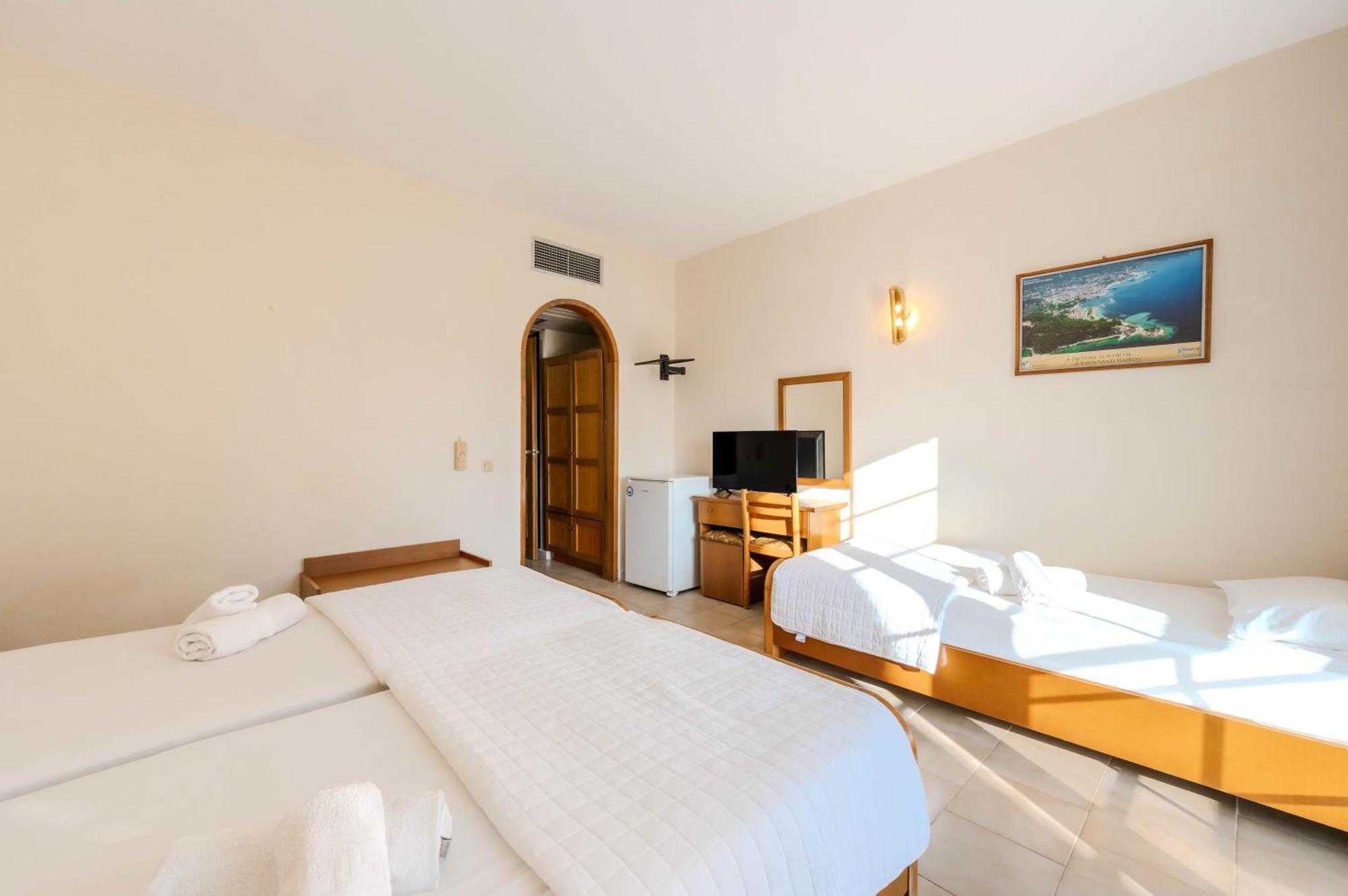 Triple Room,1674710777:JPEG