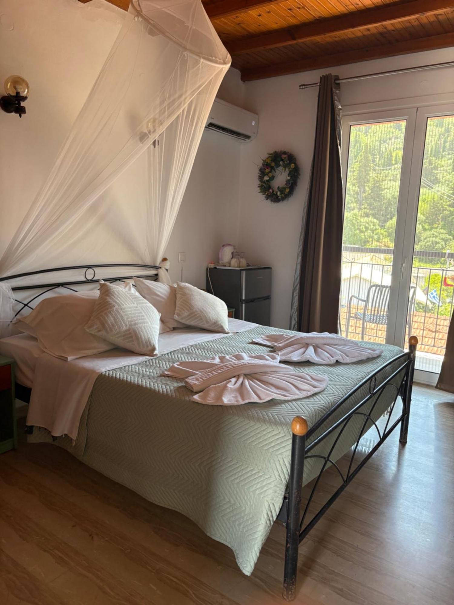 Double Room Mountain View