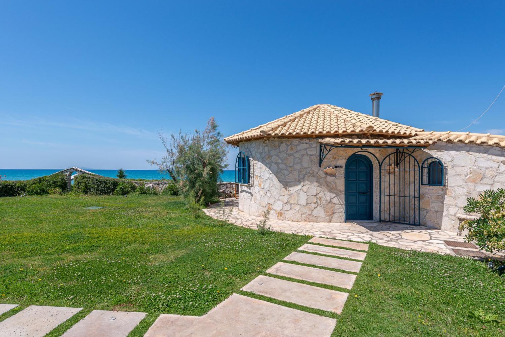 Romantic Suite on Beach Side
