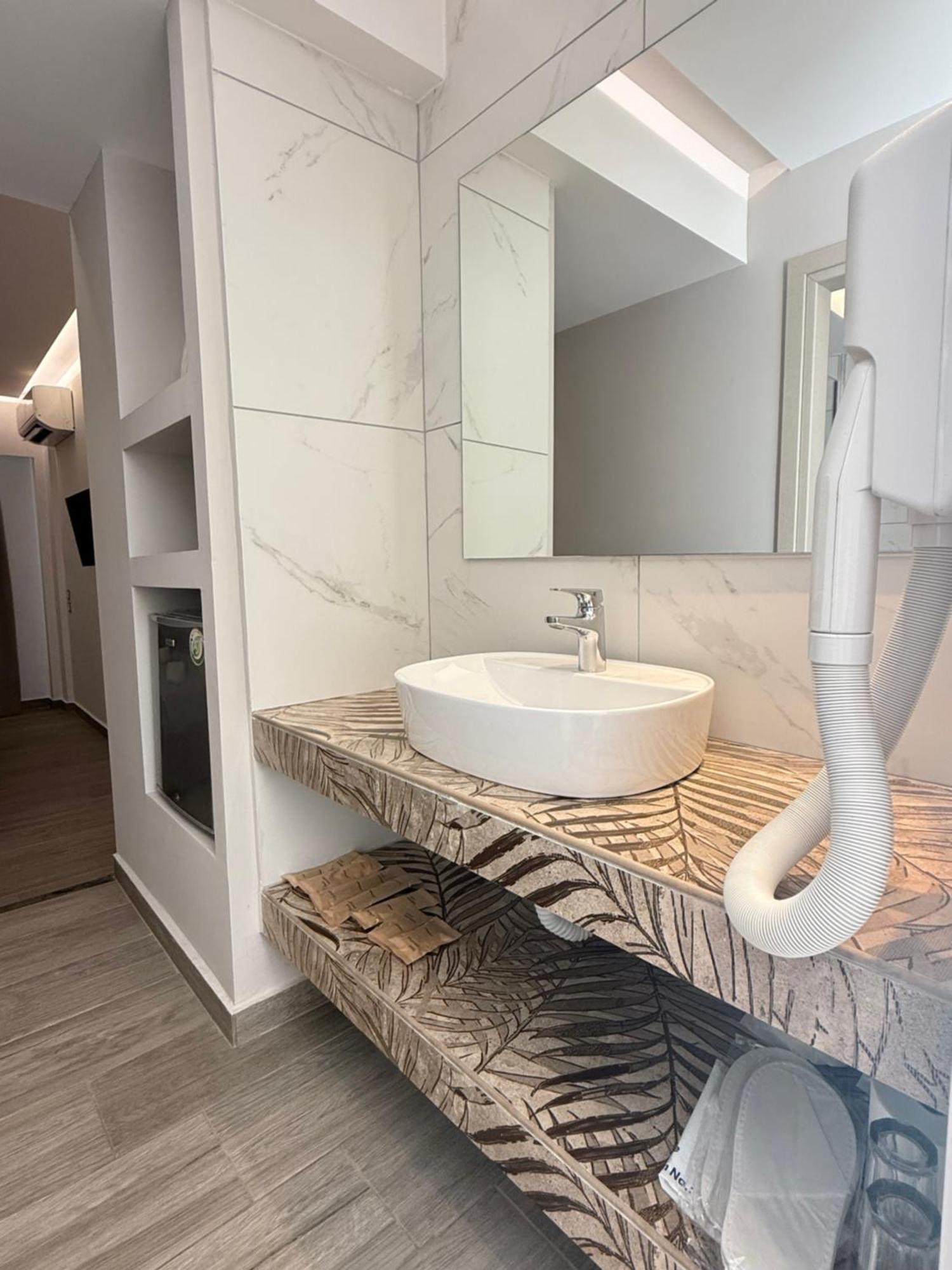 Double or Twin Room Sea View