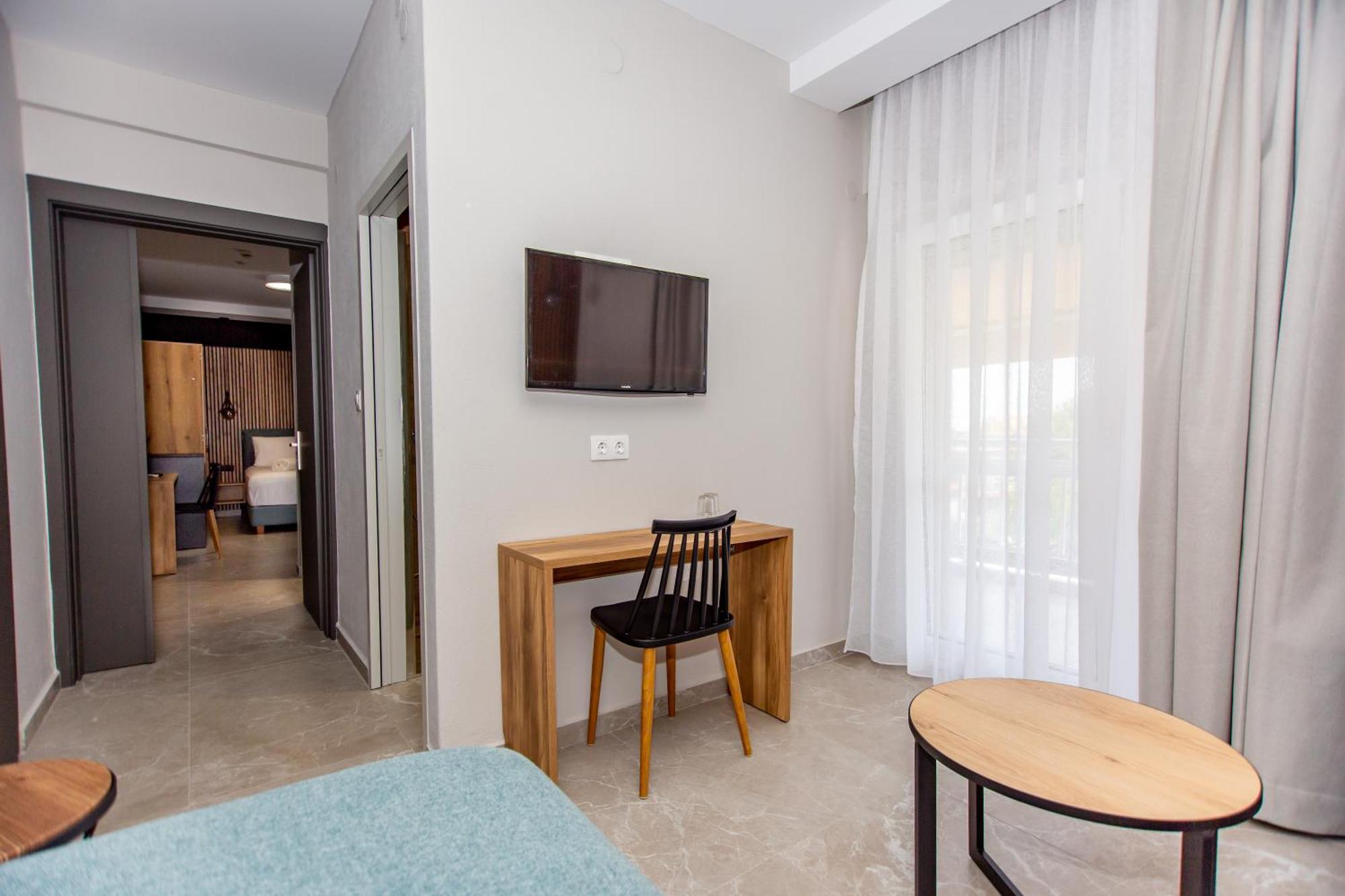 One-Bedroom Apartment Balcony Sea View