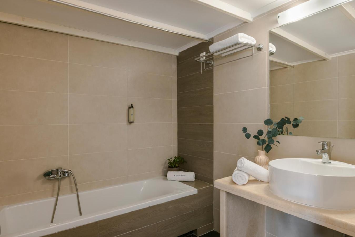 Double or Twin Room Garden View