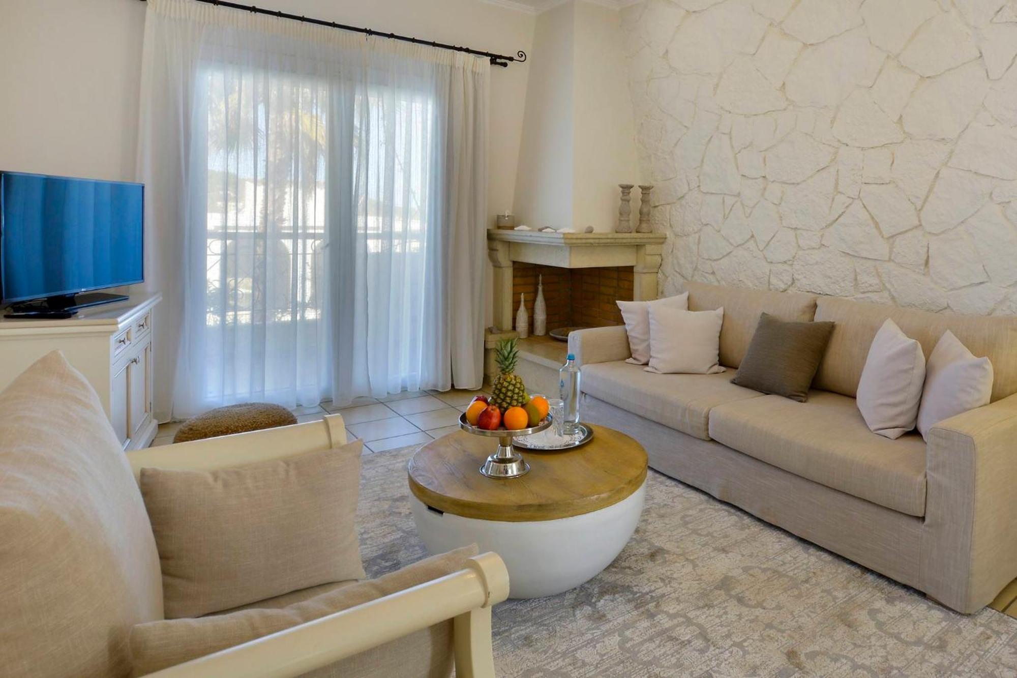 Deluxe Family Apartment Side Sea View Type B