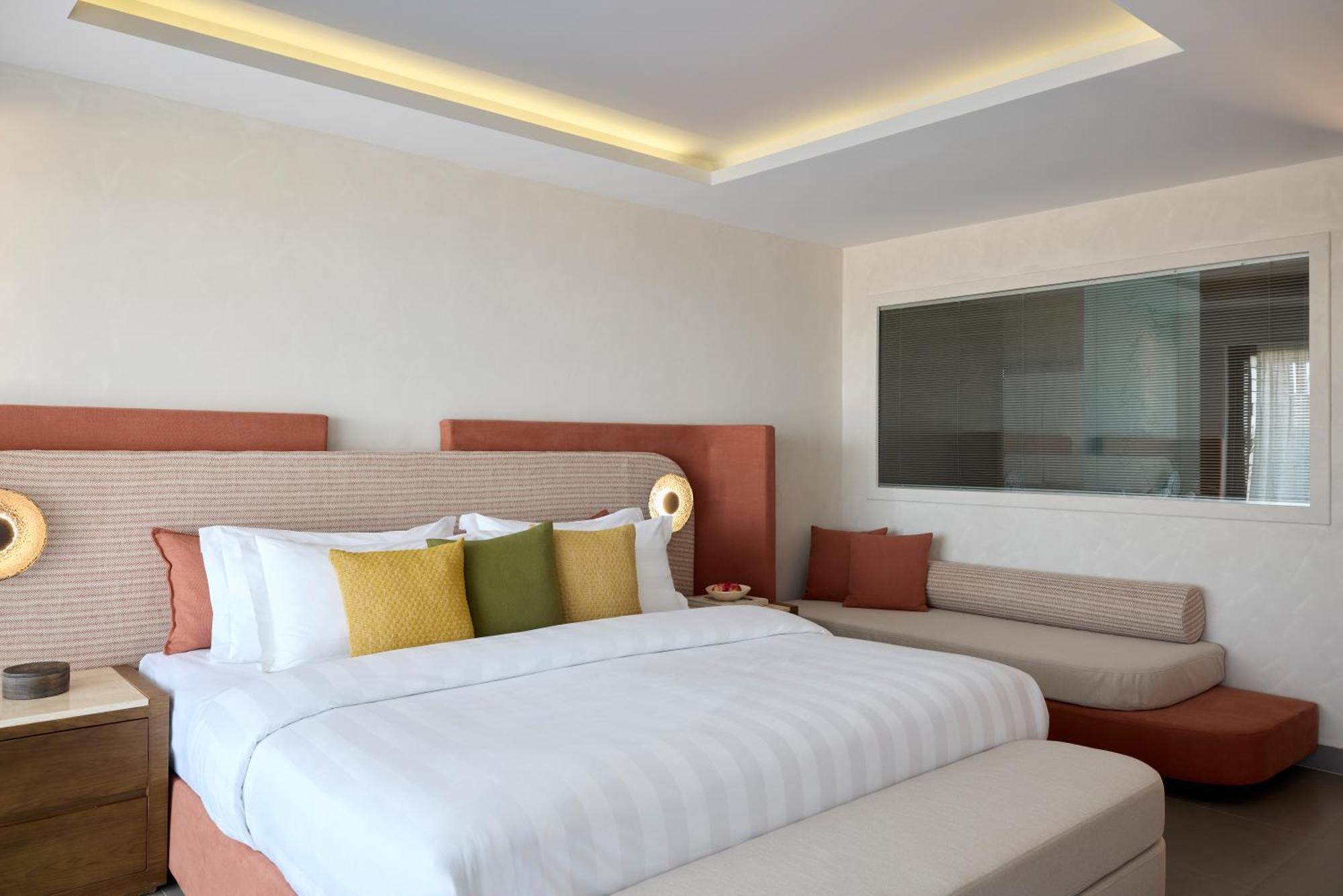 Superior Junior Suite Private Pool & Partial Sea Views