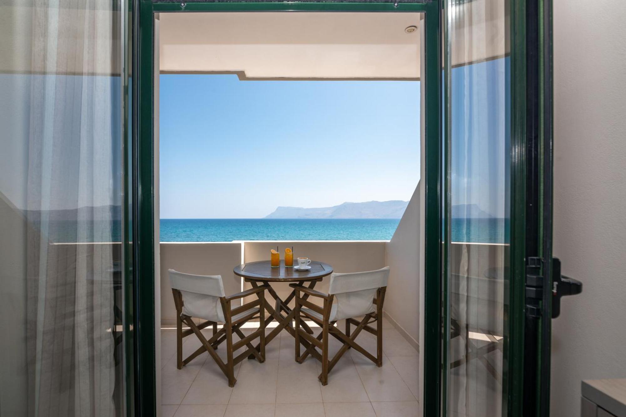 Superior Sea Front studio