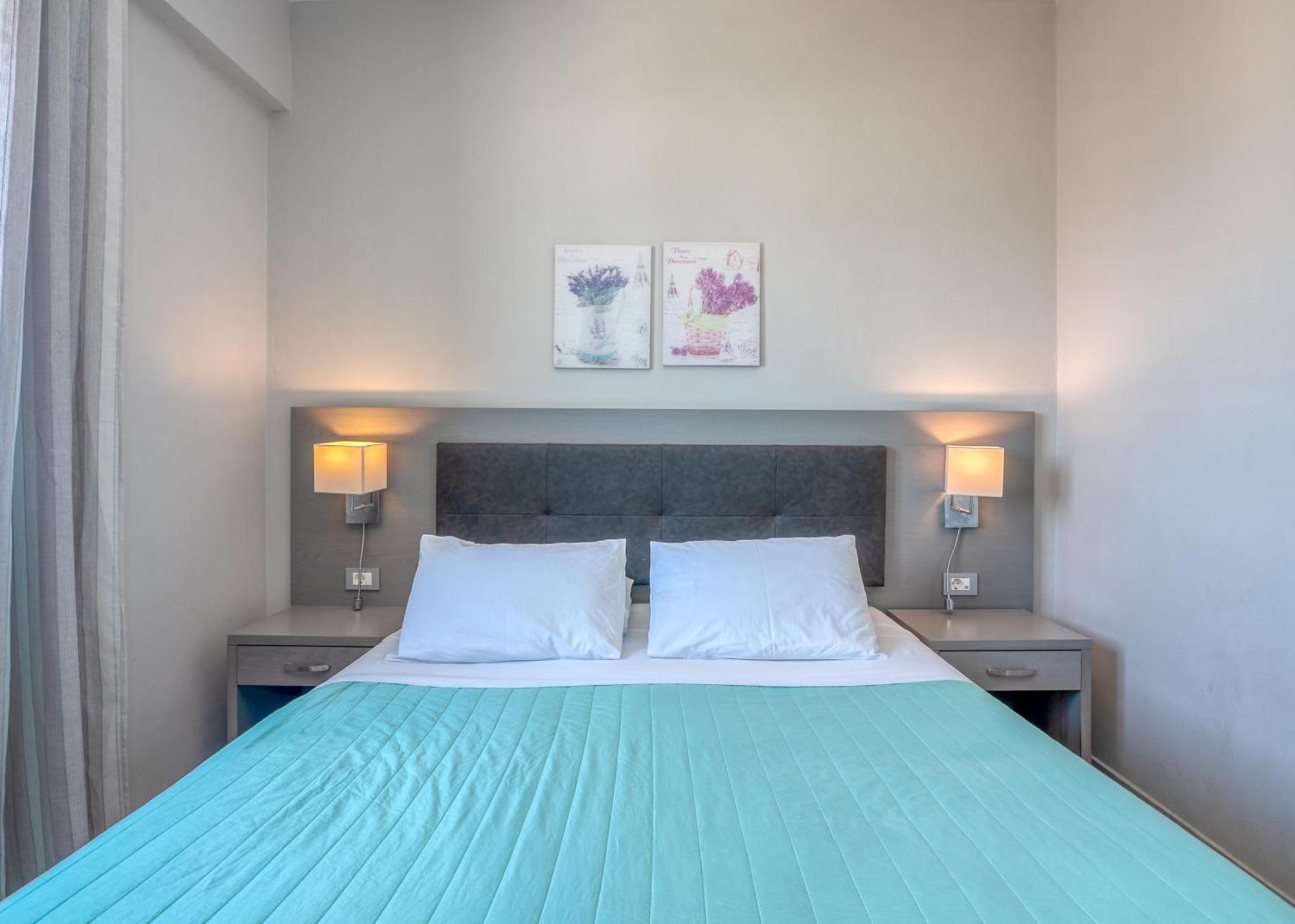 One-Bedroom Apartment Sea View
